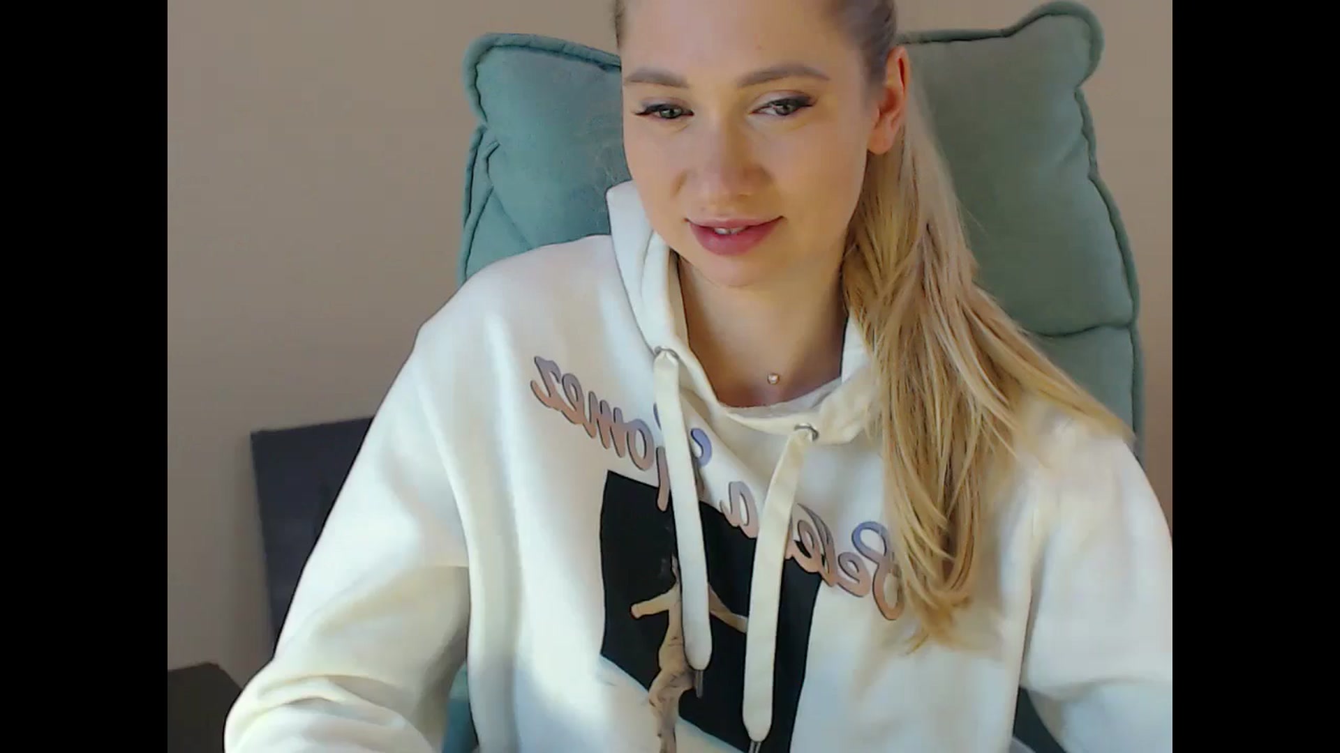 Gallery image thumbnail from Miss_Sylvia's myfreecams stream on, 12/06/2024, 18:44 image 8 of 20