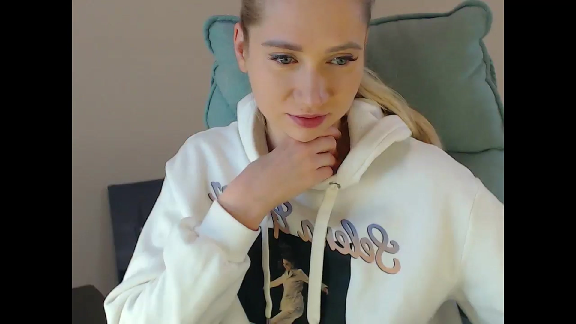 Gallery image thumbnail from Miss_Sylvia's myfreecams stream on, 12/06/2024, 18:44 image 2 of 20
