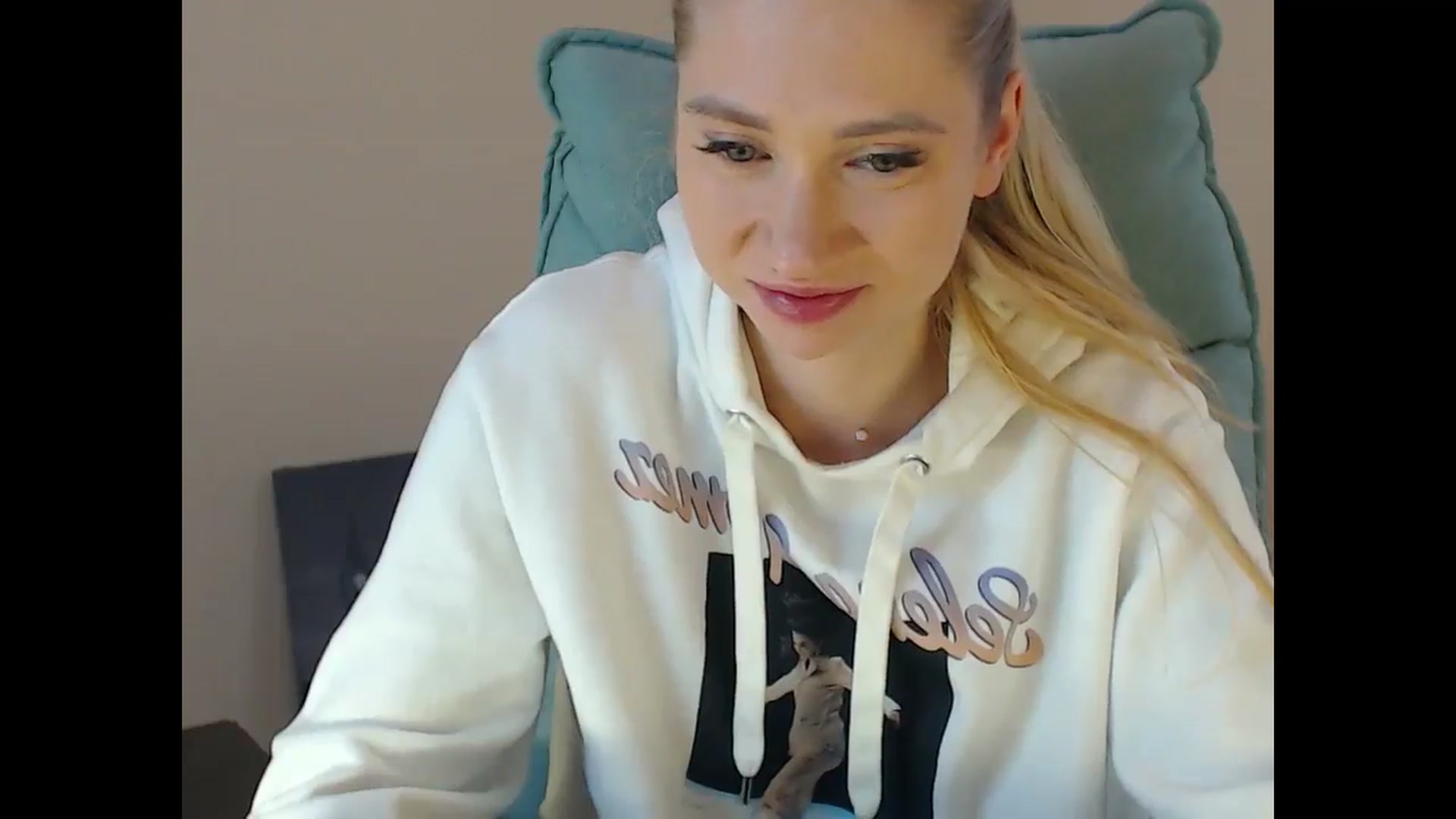 Gallery image thumbnail from Miss_Sylvia's myfreecams stream on, 12/06/2024, 18:44 image 17 of 20