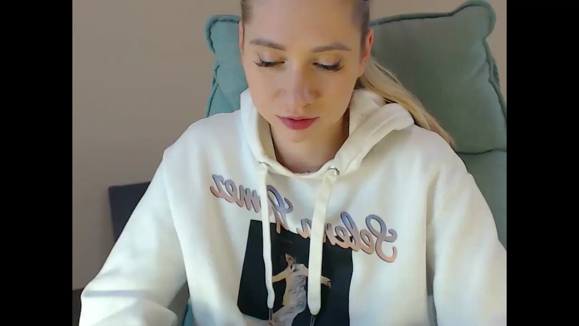 Gallery image thumbnail from Miss_Sylvia's myfreecams stream on, 12/06/2024, 18:44 image 1 of 20