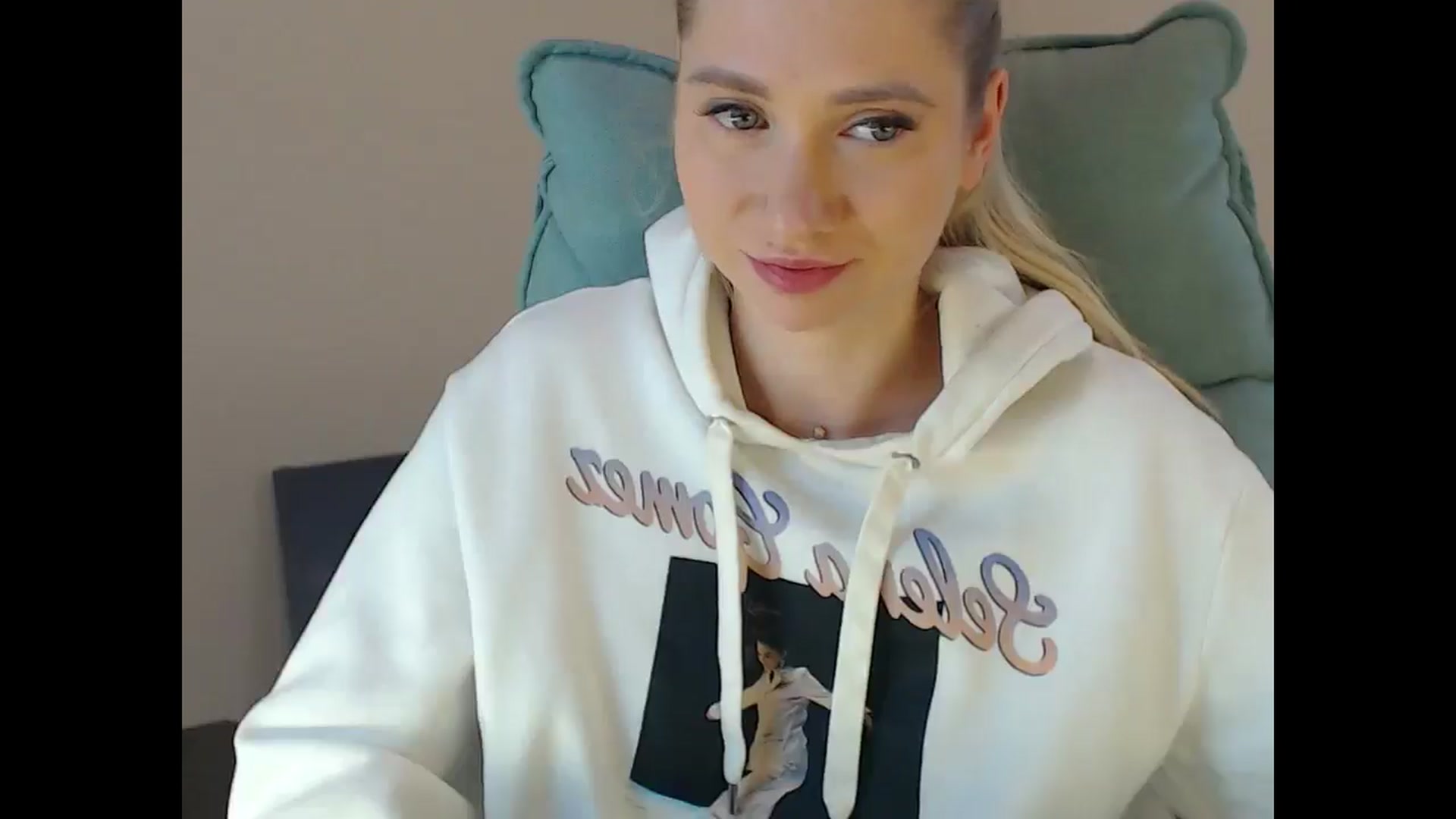 Gallery image thumbnail from Miss_Sylvia's myfreecams stream on, 12/06/2024, 18:44 image 5 of 20