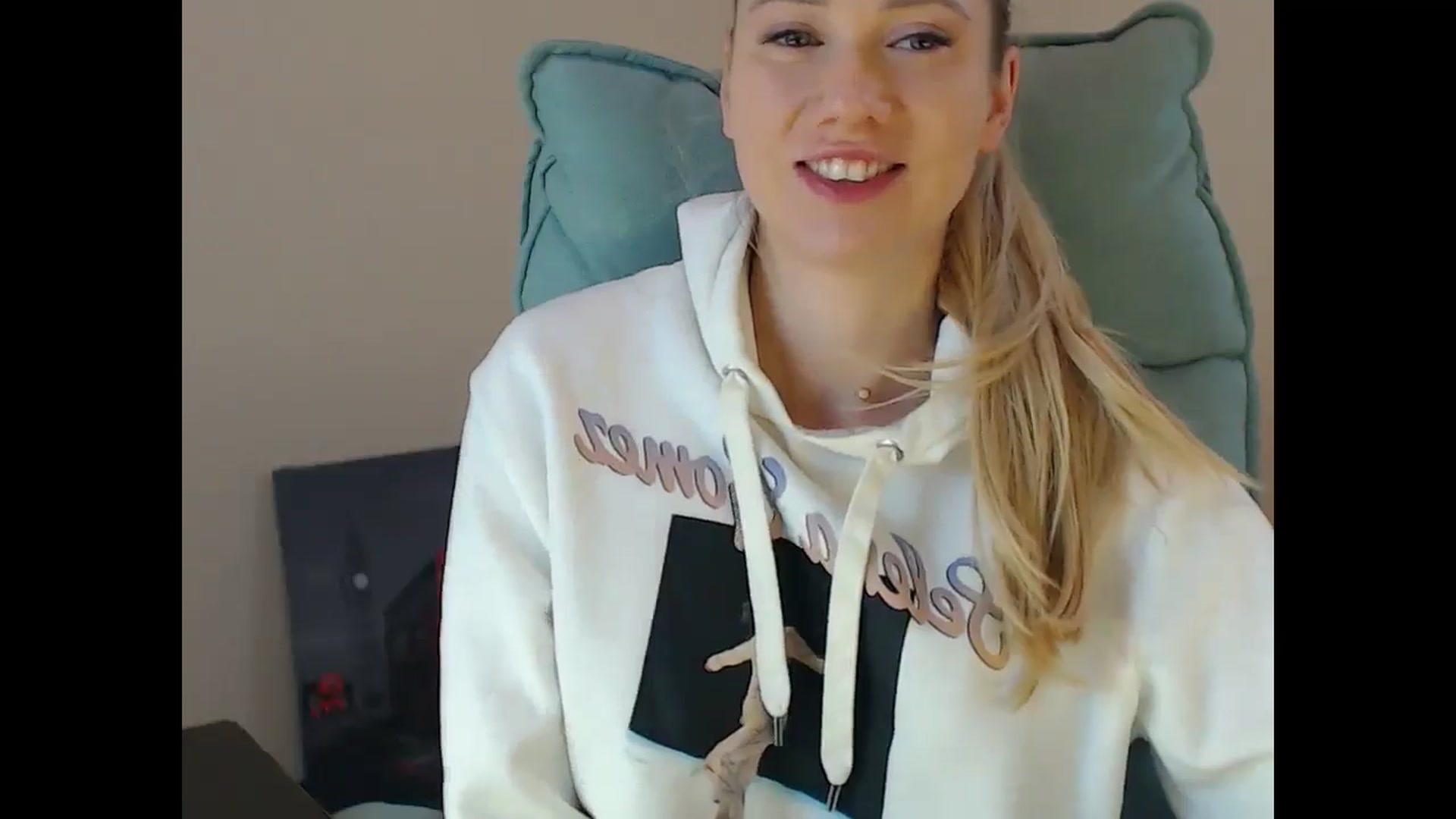 Gallery image thumbnail from Miss_Sylvia's myfreecams stream on, 12/06/2024, 18:44 image 6 of 20