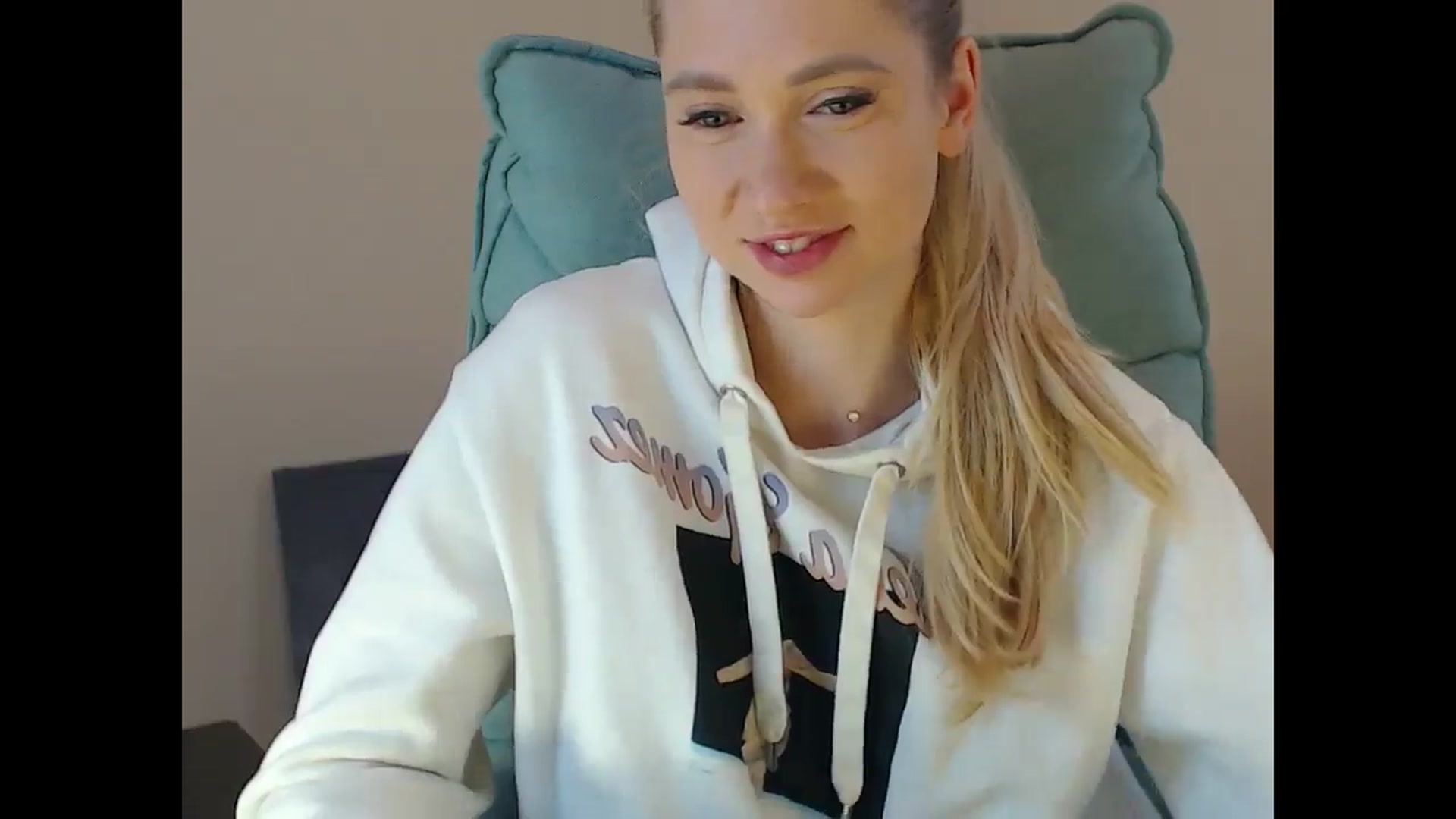 Gallery image thumbnail from Miss_Sylvia's myfreecams stream on, 12/06/2024, 18:44 image 12 of 20