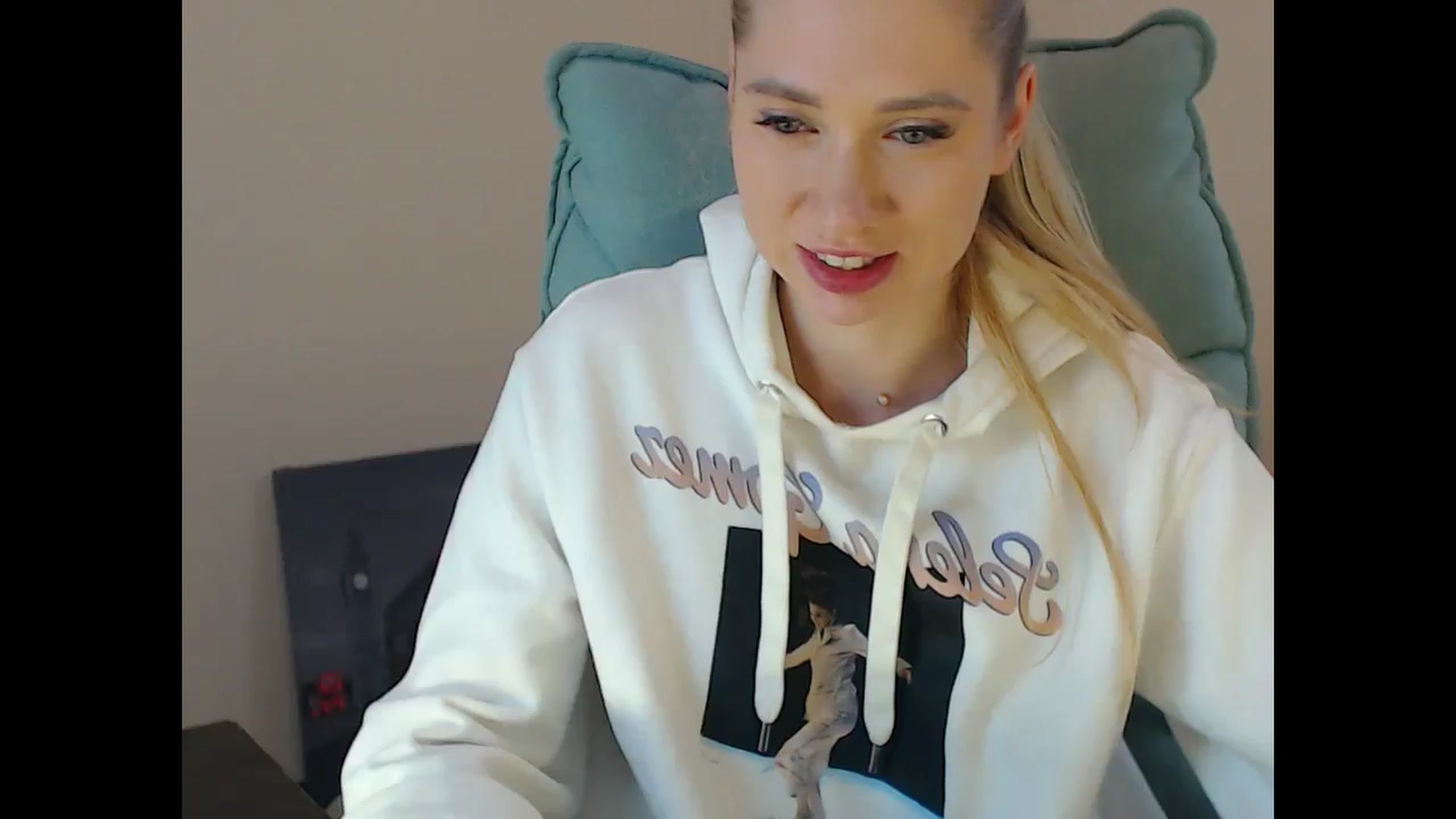 Gallery image thumbnail from Miss_Sylvia's myfreecams stream on, 12/06/2024, 18:44 image 20 of 20