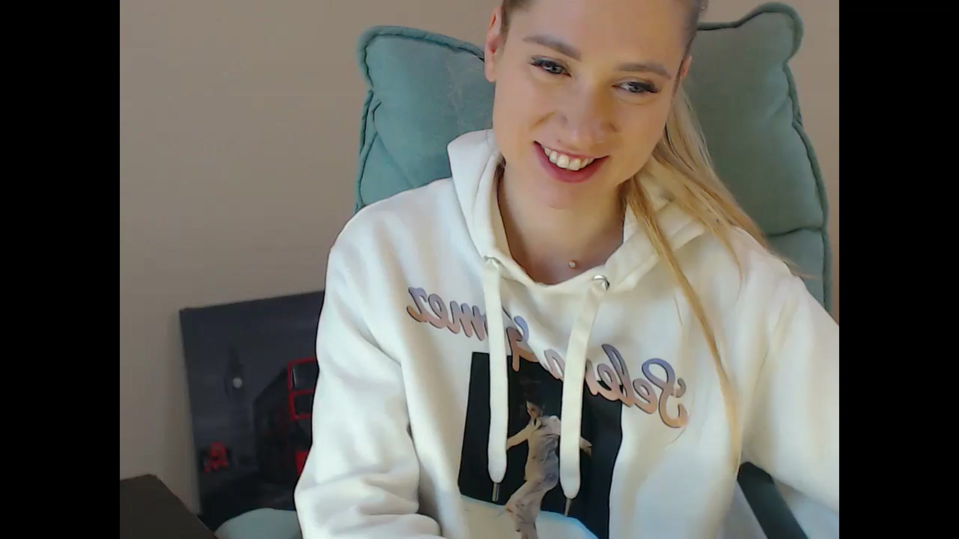 Gallery image thumbnail from Miss_Sylvia's myfreecams stream on, 12/06/2024, 18:44 image 19 of 20