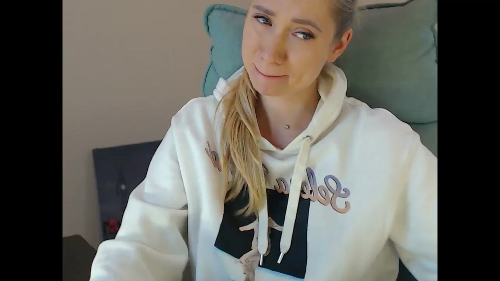 Gallery image thumbnail from Miss_Sylvia's myfreecams stream on, 12/06/2024, 20:30 image 6 of 20