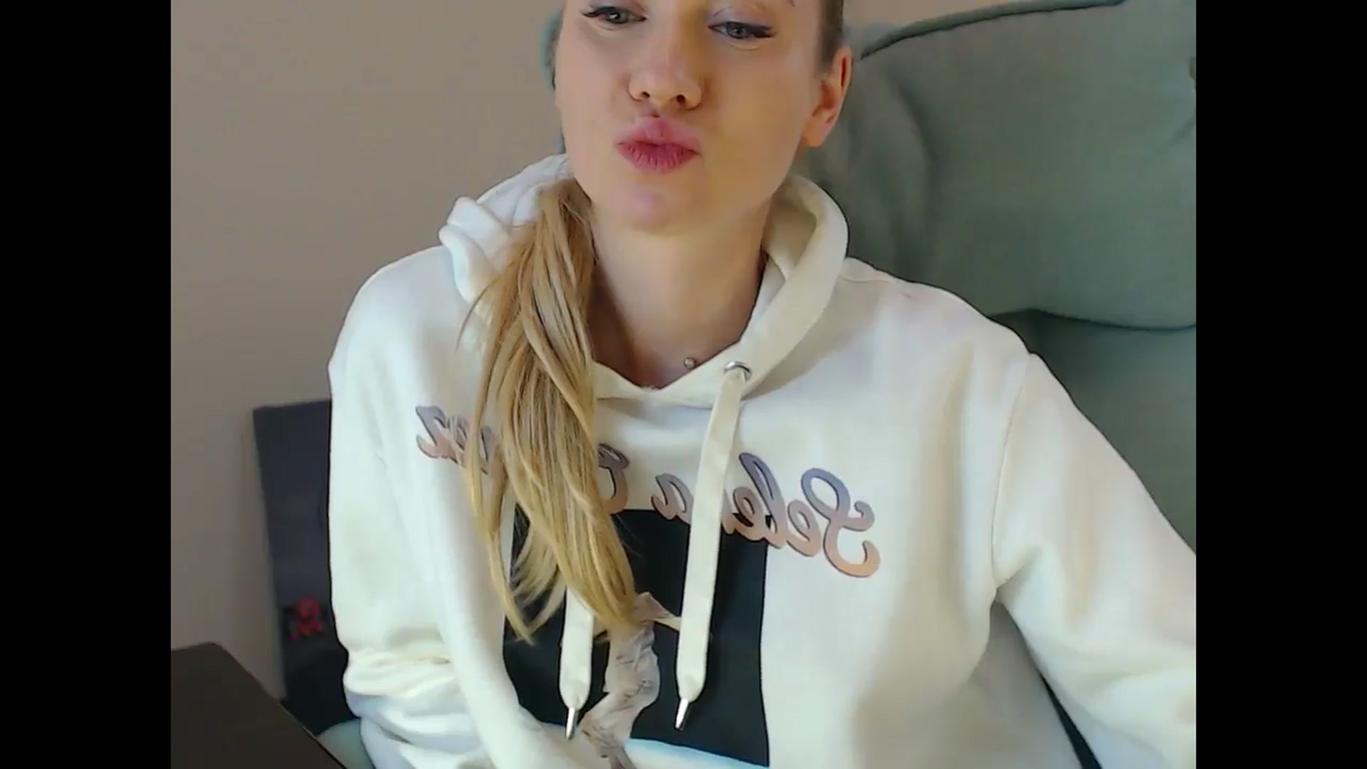 Gallery image thumbnail from Miss_Sylvia's myfreecams stream on, 12/06/2024, 20:30 image 7 of 20