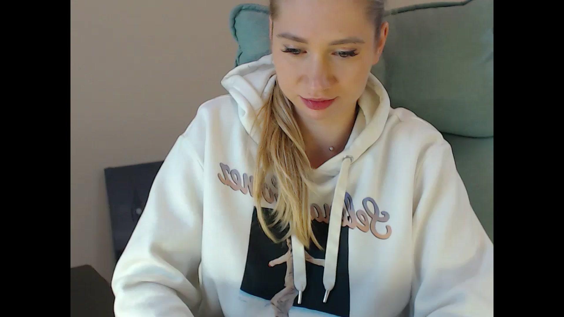 Gallery image thumbnail from Miss_Sylvia's myfreecams stream on, 12/06/2024, 20:30 image 10 of 20