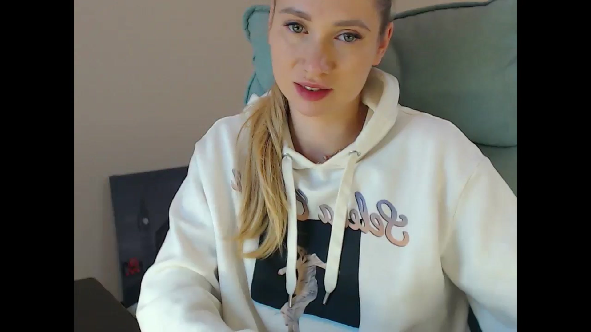 Gallery image thumbnail from Miss_Sylvia's myfreecams stream on, 12/06/2024, 20:30 image 2 of 20