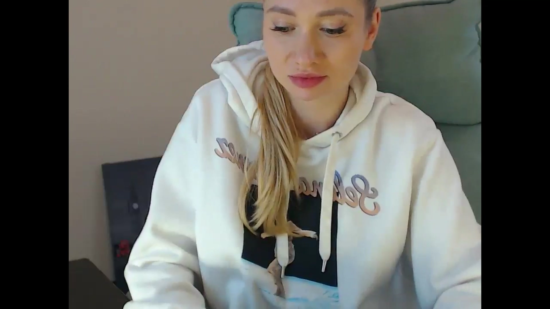 Gallery image thumbnail from Miss_Sylvia's myfreecams stream on, 12/06/2024, 20:30 image 18 of 20