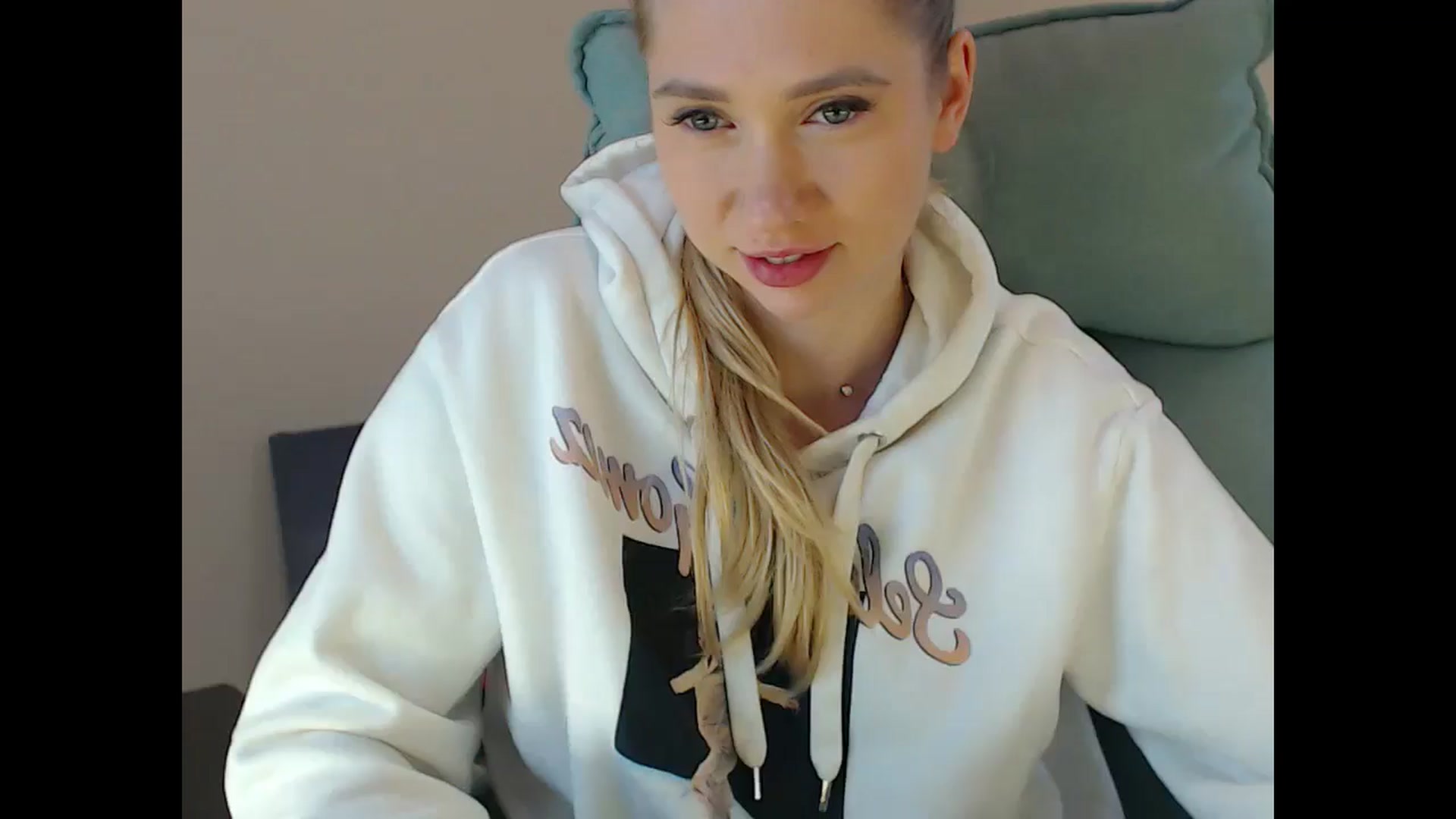 Gallery image thumbnail from Miss_Sylvia's myfreecams stream on, 12/06/2024, 20:30 image 14 of 20