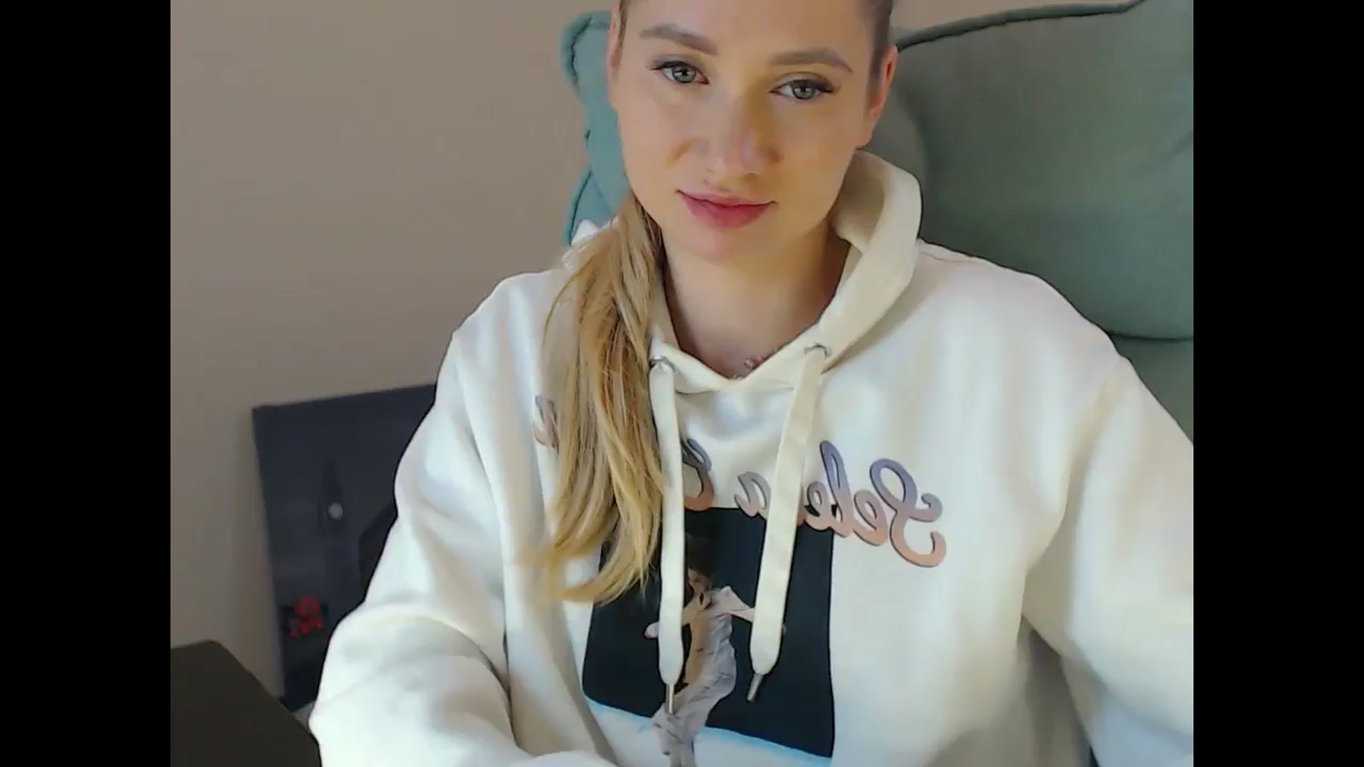 Gallery image thumbnail from Miss_Sylvia's myfreecams stream on, 12/06/2024, 20:30 image 1 of 20