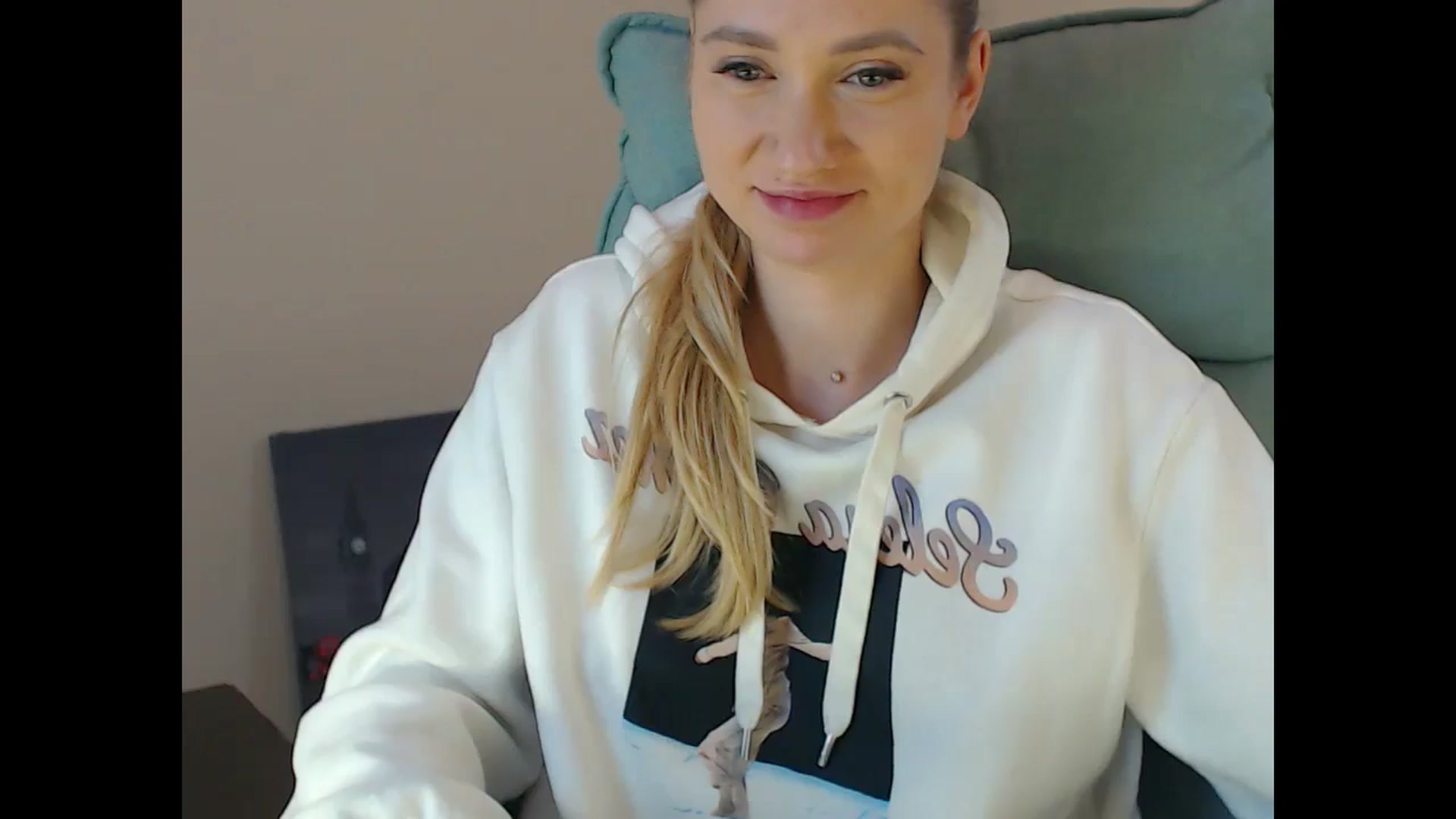 Gallery image thumbnail from Miss_Sylvia's myfreecams stream on, 12/06/2024, 20:30 image 5 of 20