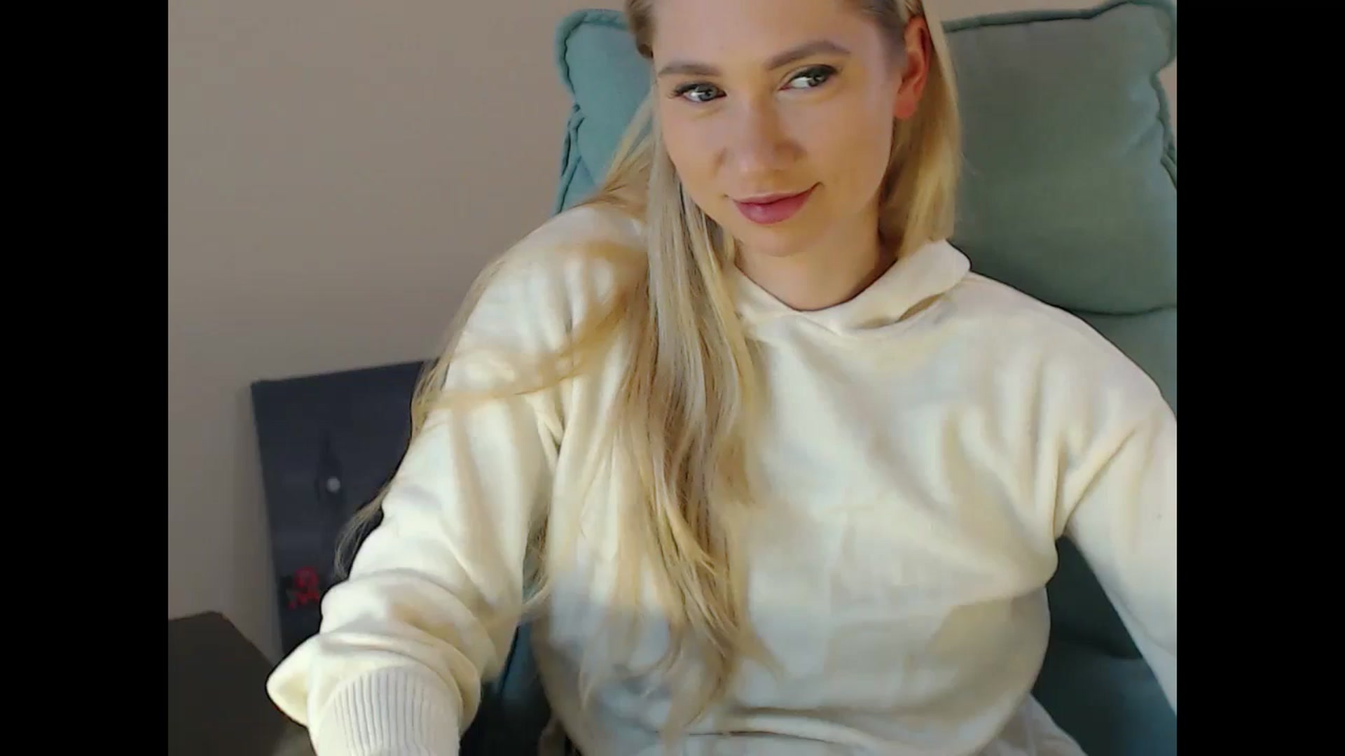 Gallery image thumbnail from Miss_Sylvia's myfreecams stream on, 12/07/2024, 19:05 image 10 of 20