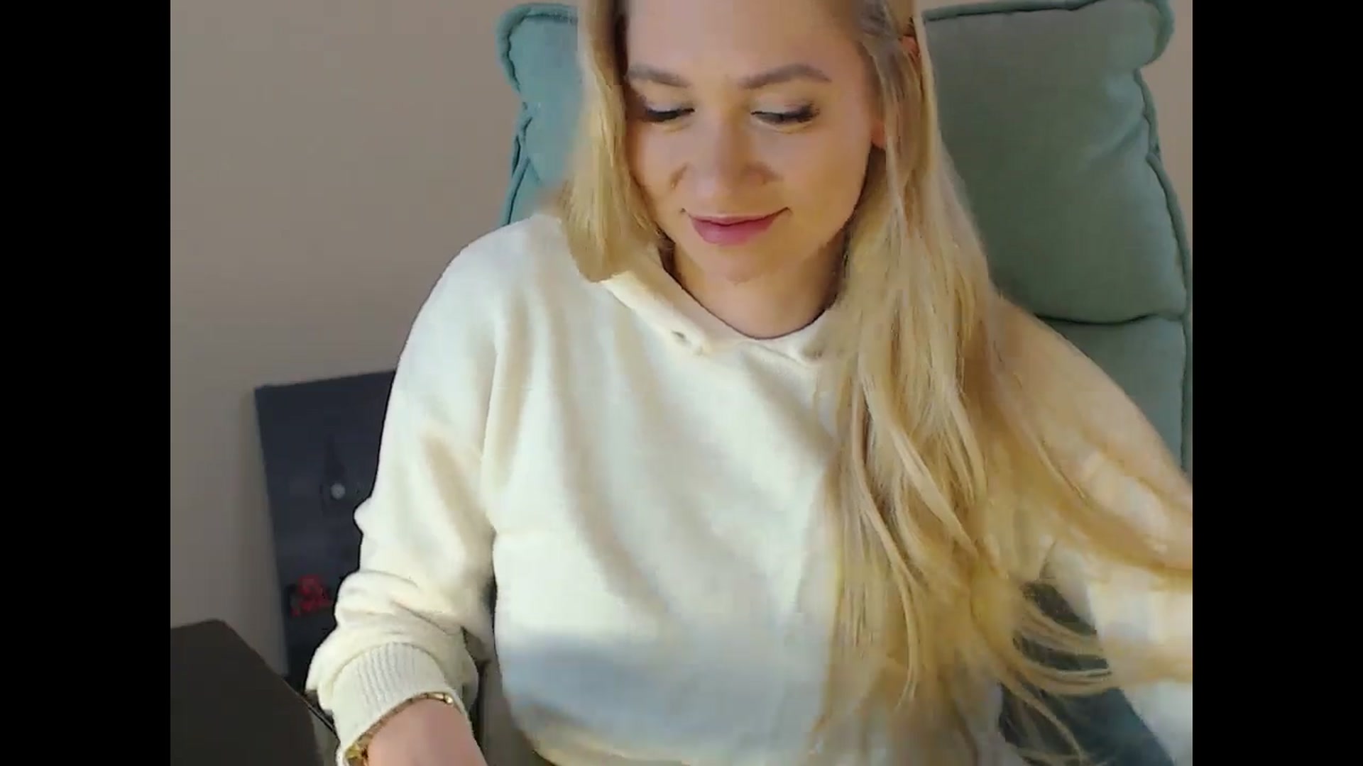 Gallery image thumbnail from Miss_Sylvia's myfreecams stream on, 12/07/2024, 19:05 image 13 of 20