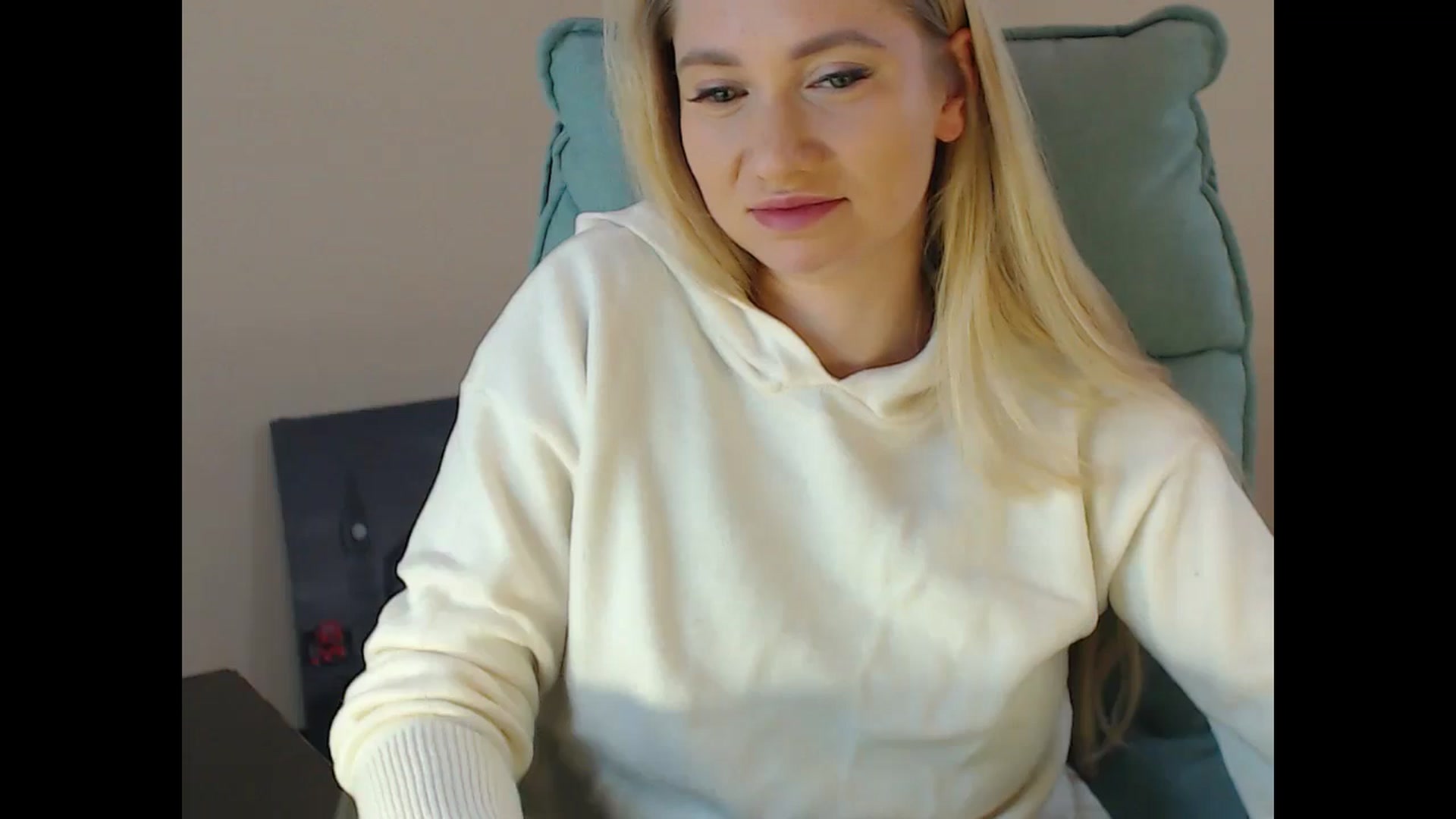 Gallery image thumbnail from Miss_Sylvia's myfreecams stream on, 12/07/2024, 20:16 image 8 of 20