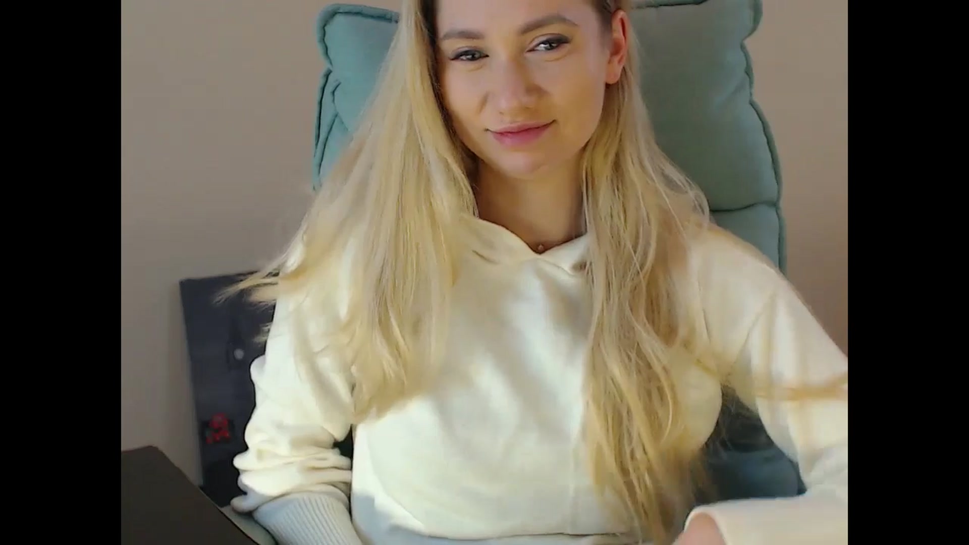 Gallery image thumbnail from Miss_Sylvia's myfreecams stream on, 12/07/2024, 21:01 image 18 of 20