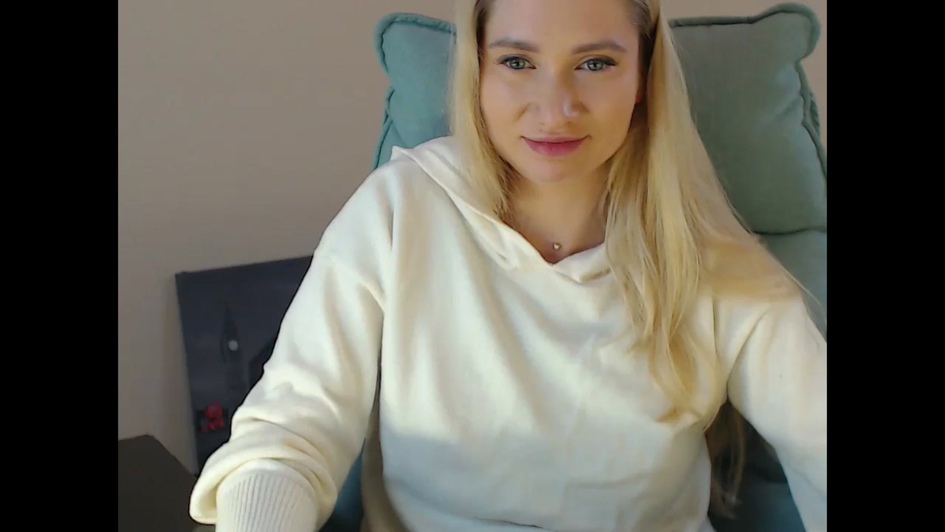 Gallery image thumbnail from Miss_Sylvia's myfreecams stream on, 12/07/2024, 21:01 image 4 of 20