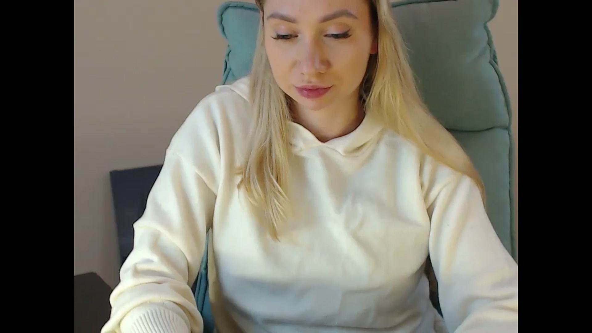 Gallery image thumbnail from Miss_Sylvia's myfreecams stream on, 12/07/2024, 21:01 image 20 of 20