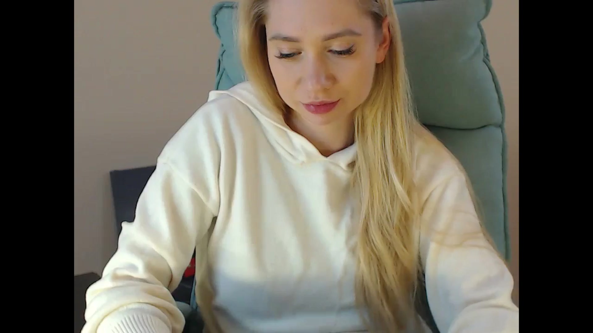 Gallery image thumbnail from Miss_Sylvia's myfreecams stream on, 12/07/2024, 21:01 image 16 of 20