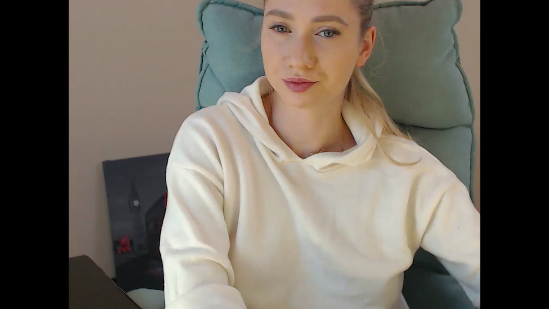 Gallery image thumbnail from Miss_Sylvia's myfreecams stream on, 12/11/2024, 18:56 image 1 of 20