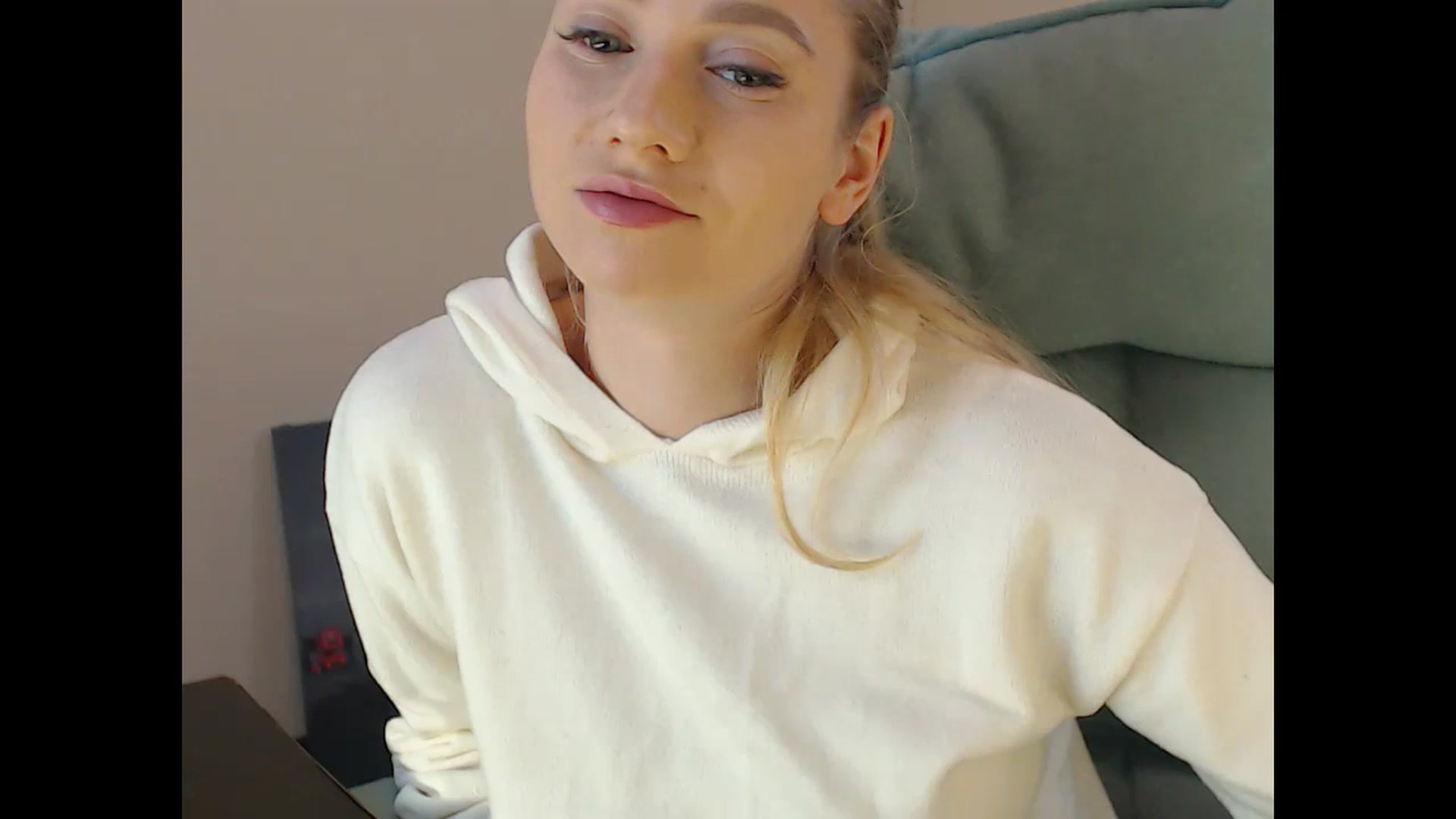 Gallery image thumbnail from Miss_Sylvia's myfreecams stream on, 12/11/2024, 18:56 image 4 of 20