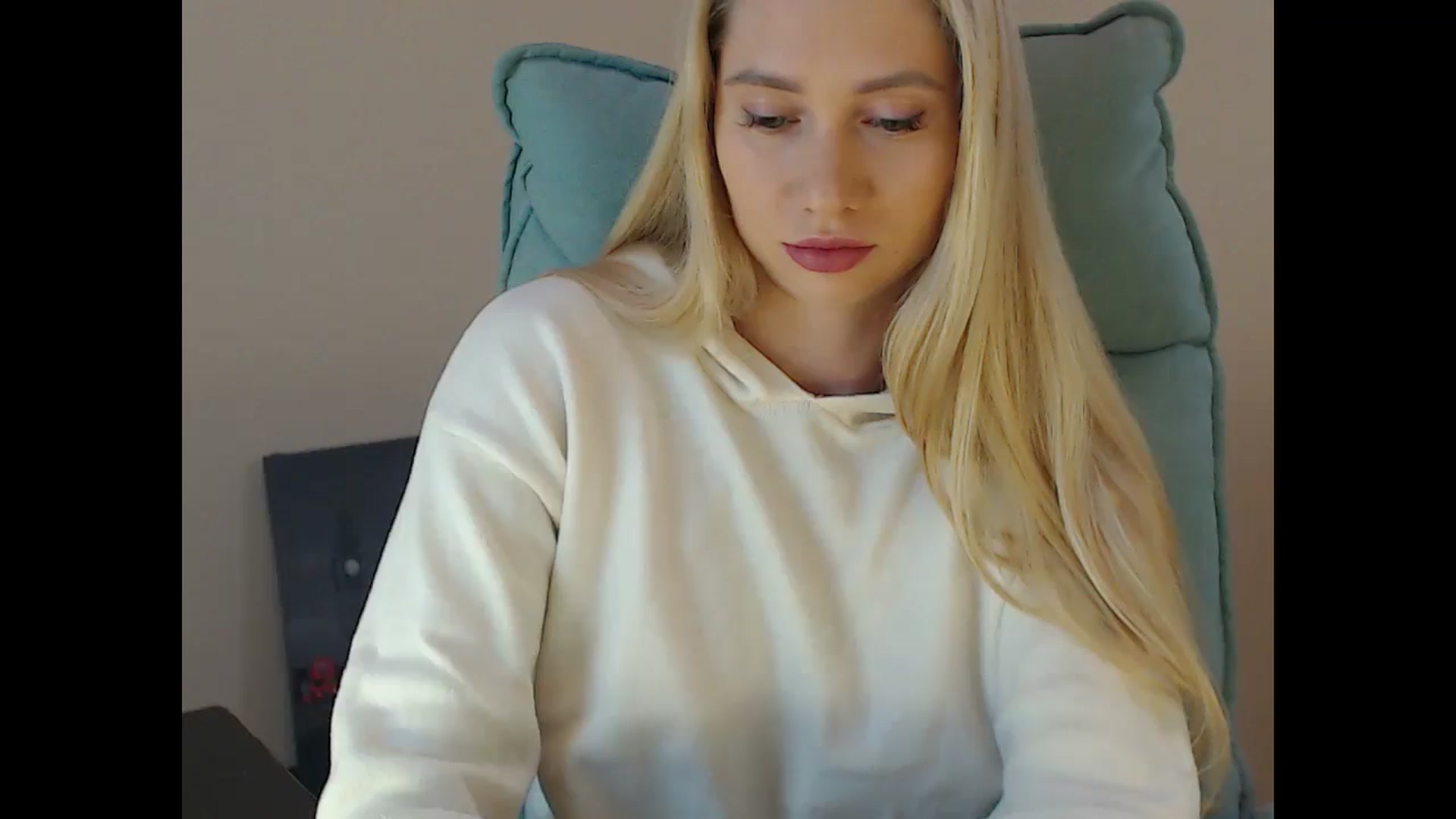 Gallery image thumbnail from Miss_Sylvia's myfreecams stream on, 12/14/2024, 18:36 image 5 of 20