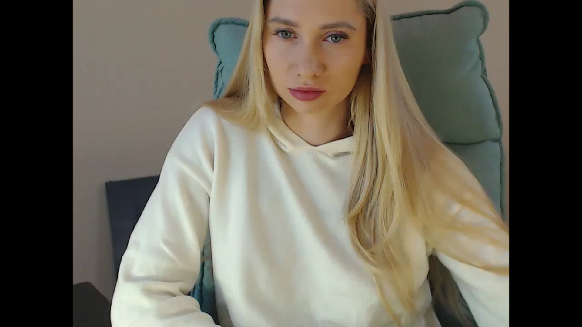 Gallery image thumbnail from Miss_Sylvia's myfreecams stream on, 12/14/2024, 18:36 image 7 of 20
