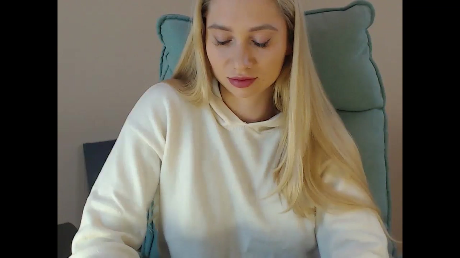 Gallery image thumbnail from Miss_Sylvia's myfreecams stream on, 12/14/2024, 18:36 image 3 of 20