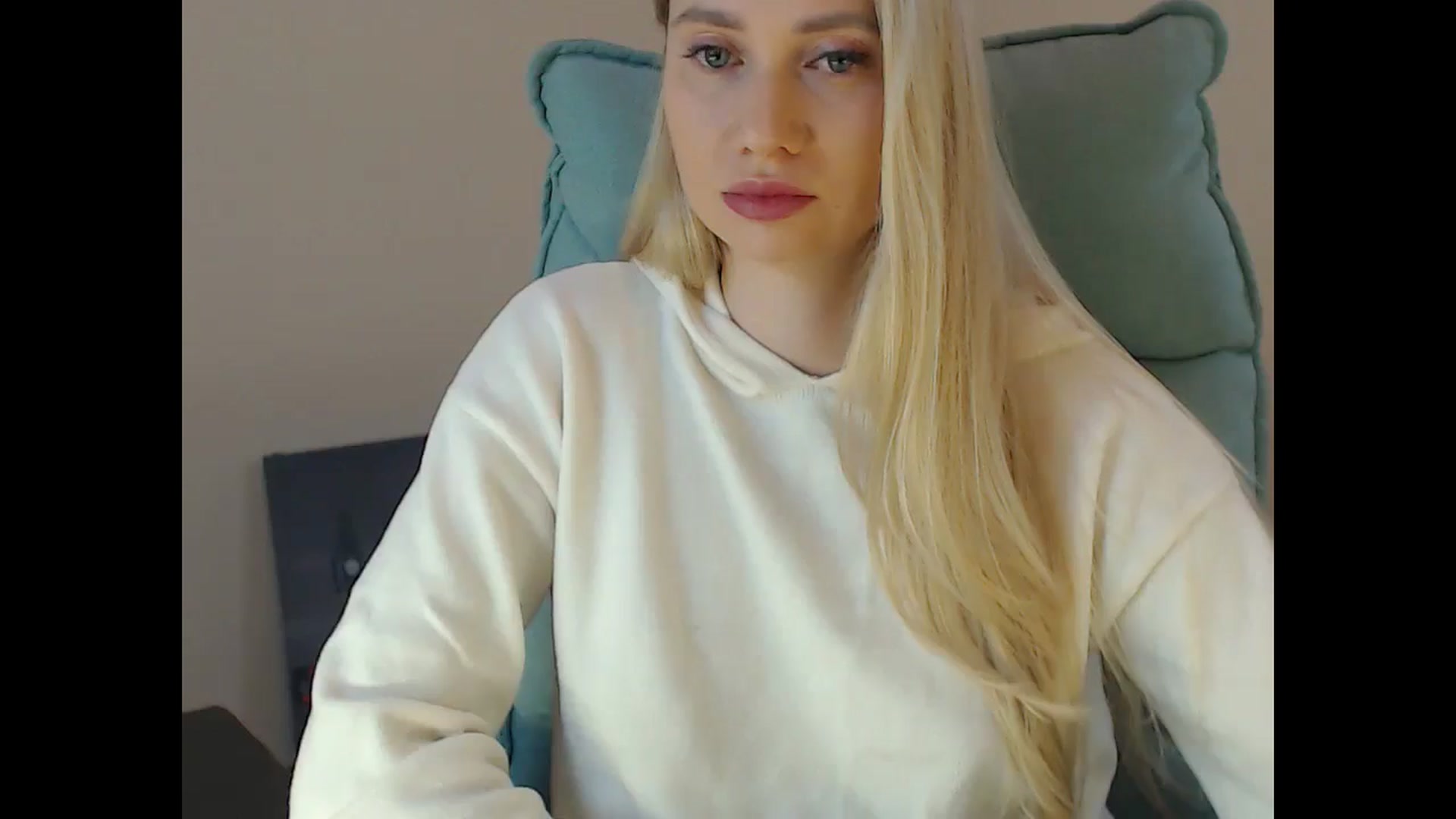 Gallery image thumbnail from Miss_Sylvia's myfreecams stream on, 12/14/2024, 18:36 image 16 of 20