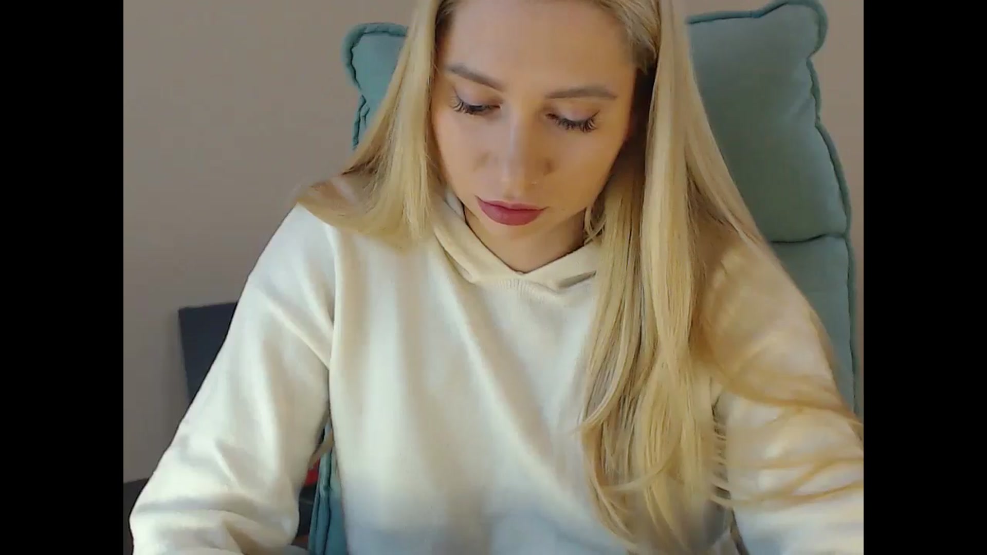 Gallery image thumbnail from Miss_Sylvia's myfreecams stream on, 12/14/2024, 18:36 image 6 of 20