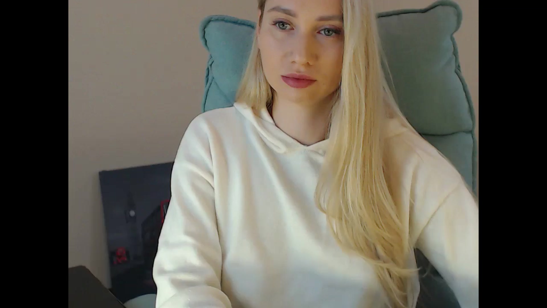 Gallery image thumbnail from Miss_Sylvia's myfreecams stream on, 12/14/2024, 18:36 image 17 of 20