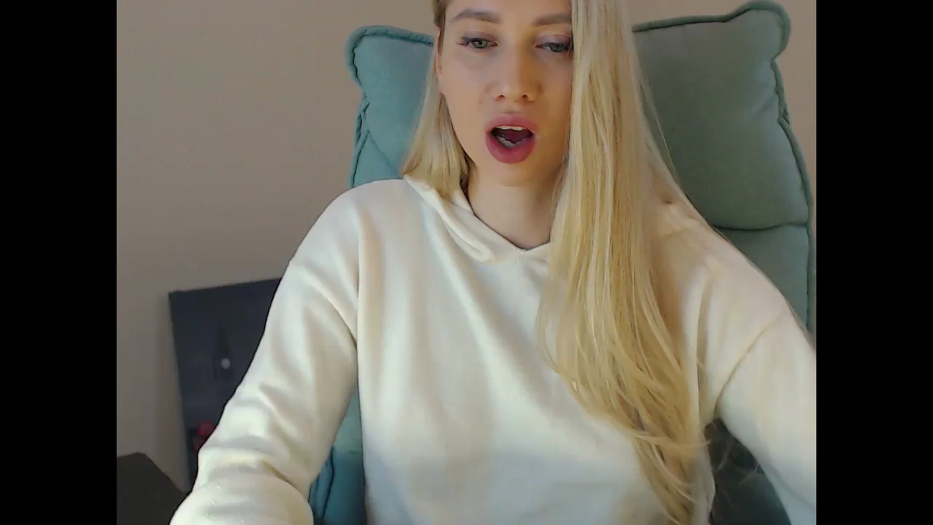 Gallery image thumbnail from Miss_Sylvia's myfreecams stream on, 12/14/2024, 18:36 image 19 of 20