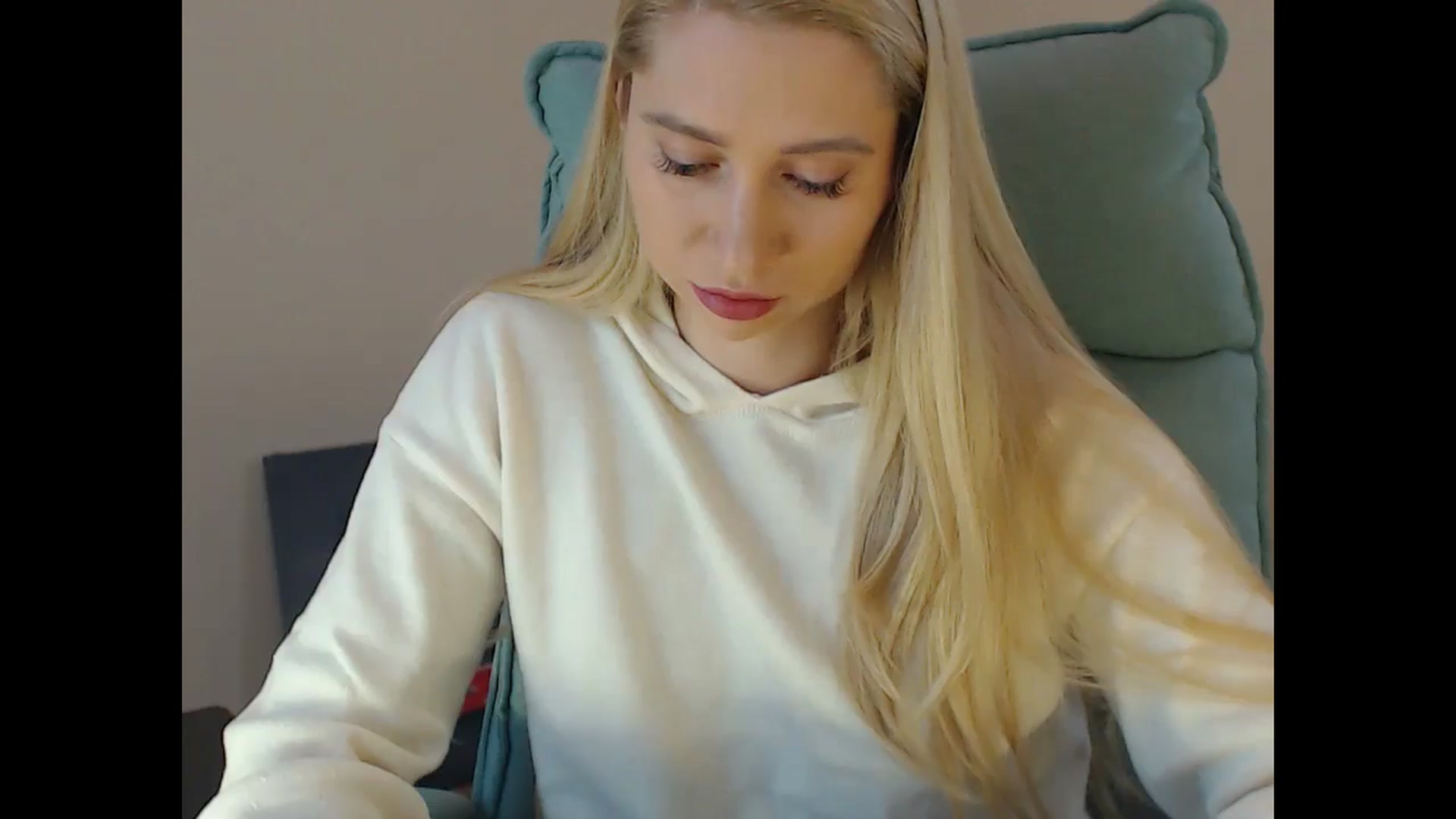 Gallery image thumbnail from Miss_Sylvia's myfreecams stream on, 12/14/2024, 18:36 image 11 of 20