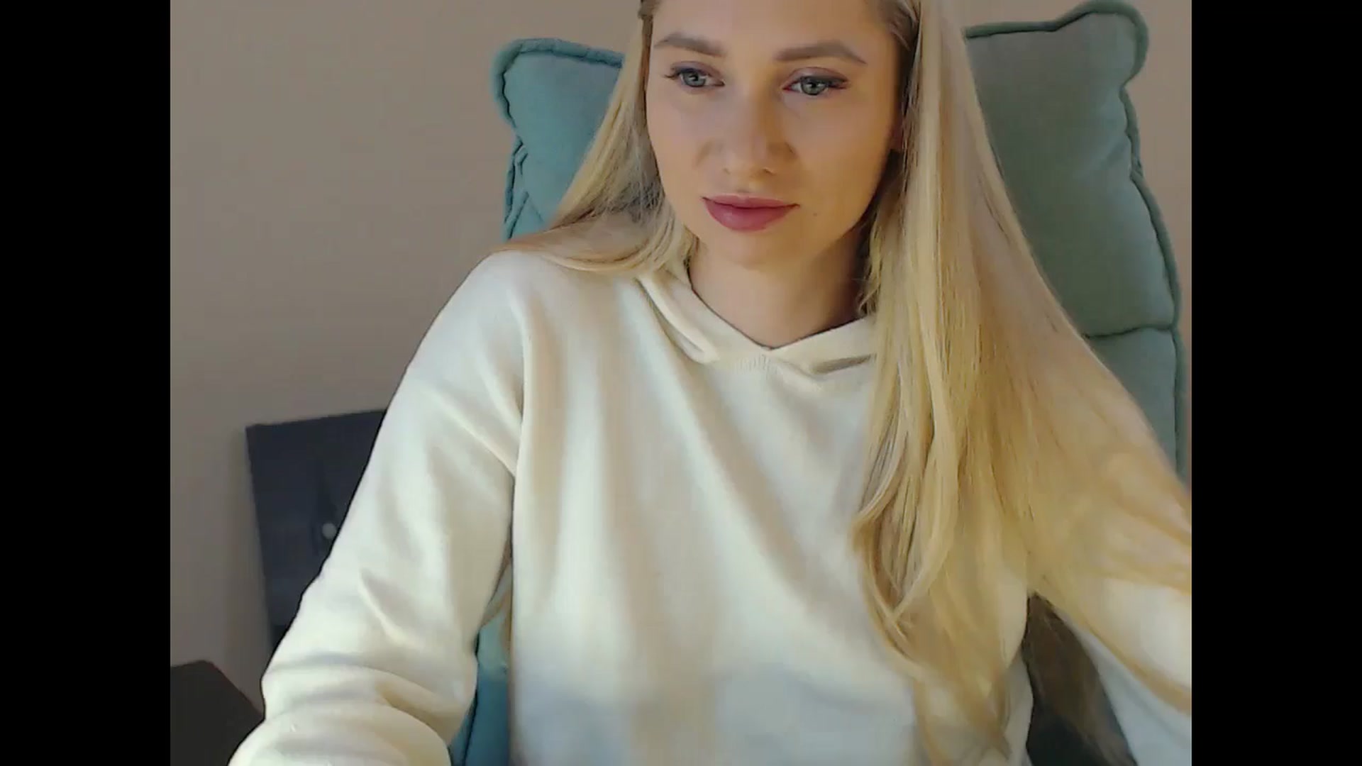 Gallery image thumbnail from Miss_Sylvia's myfreecams stream on, 12/14/2024, 18:36 image 8 of 20