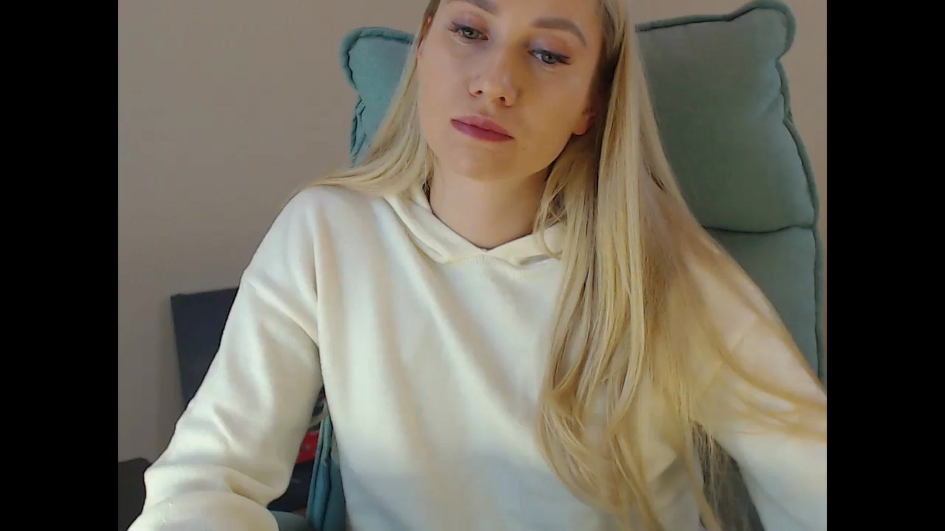 Gallery image thumbnail from Miss_Sylvia's myfreecams stream on, 12/14/2024, 18:36 image 10 of 20
