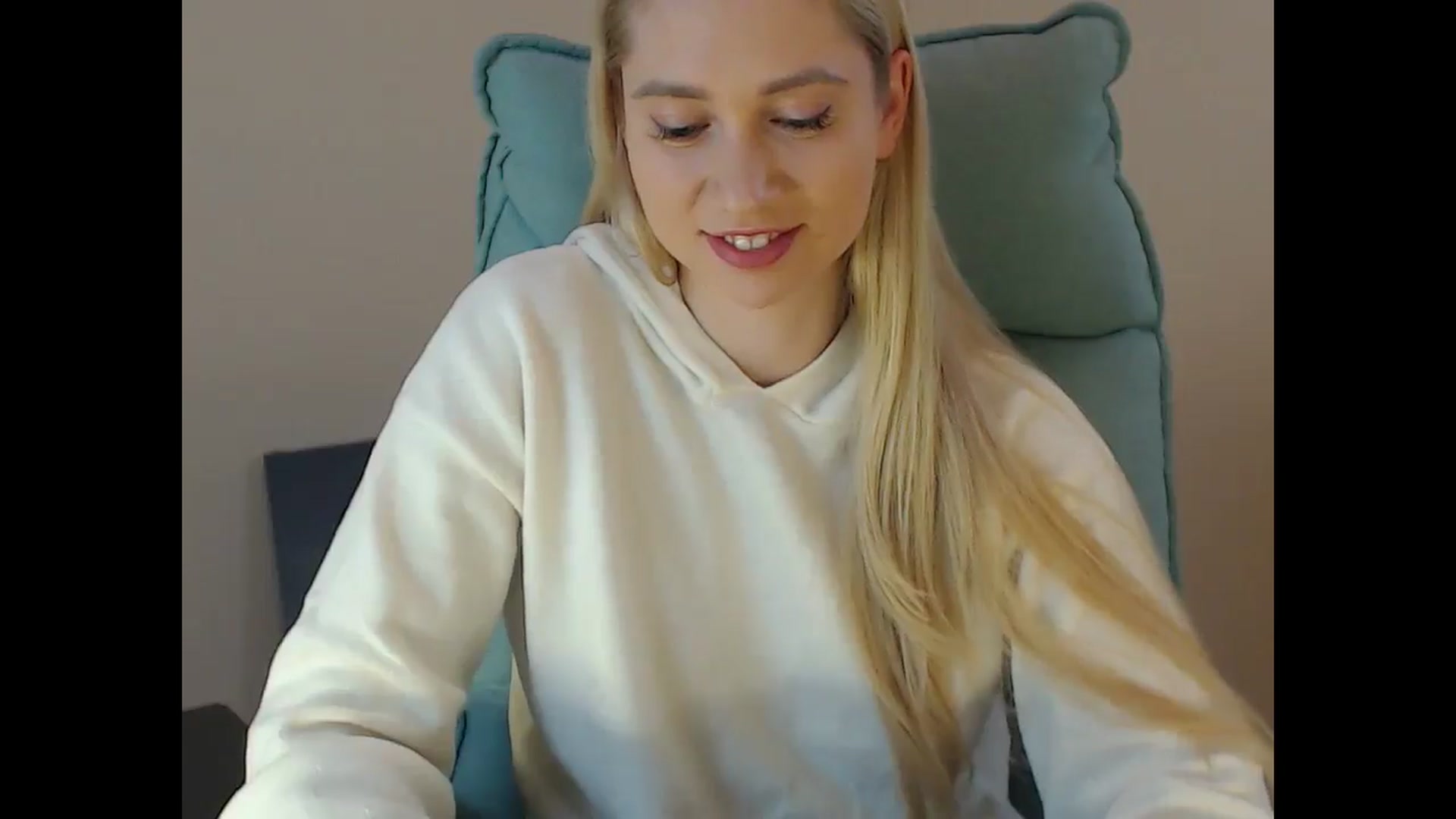 Gallery image thumbnail from Miss_Sylvia's myfreecams stream on, 12/14/2024, 19:26 image 18 of 20