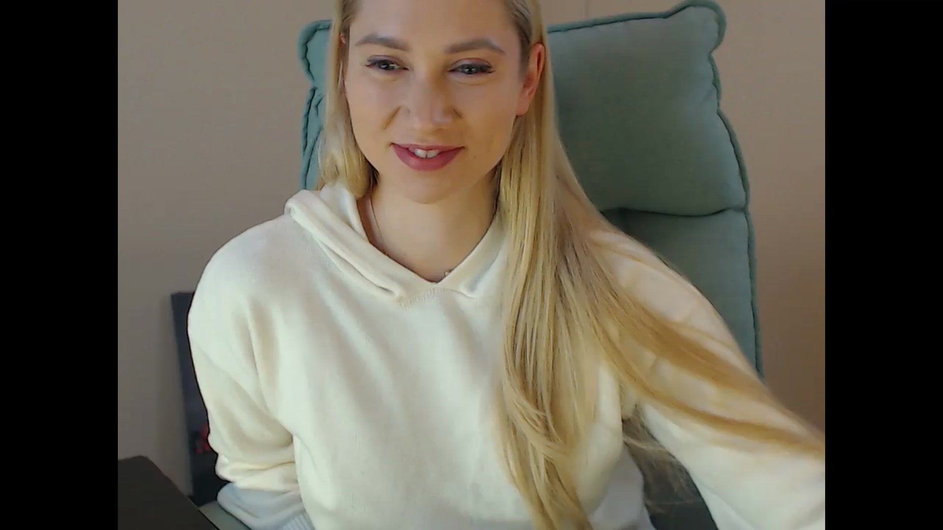 Gallery image thumbnail from Miss_Sylvia's myfreecams stream on, 12/14/2024, 19:26 image 17 of 20