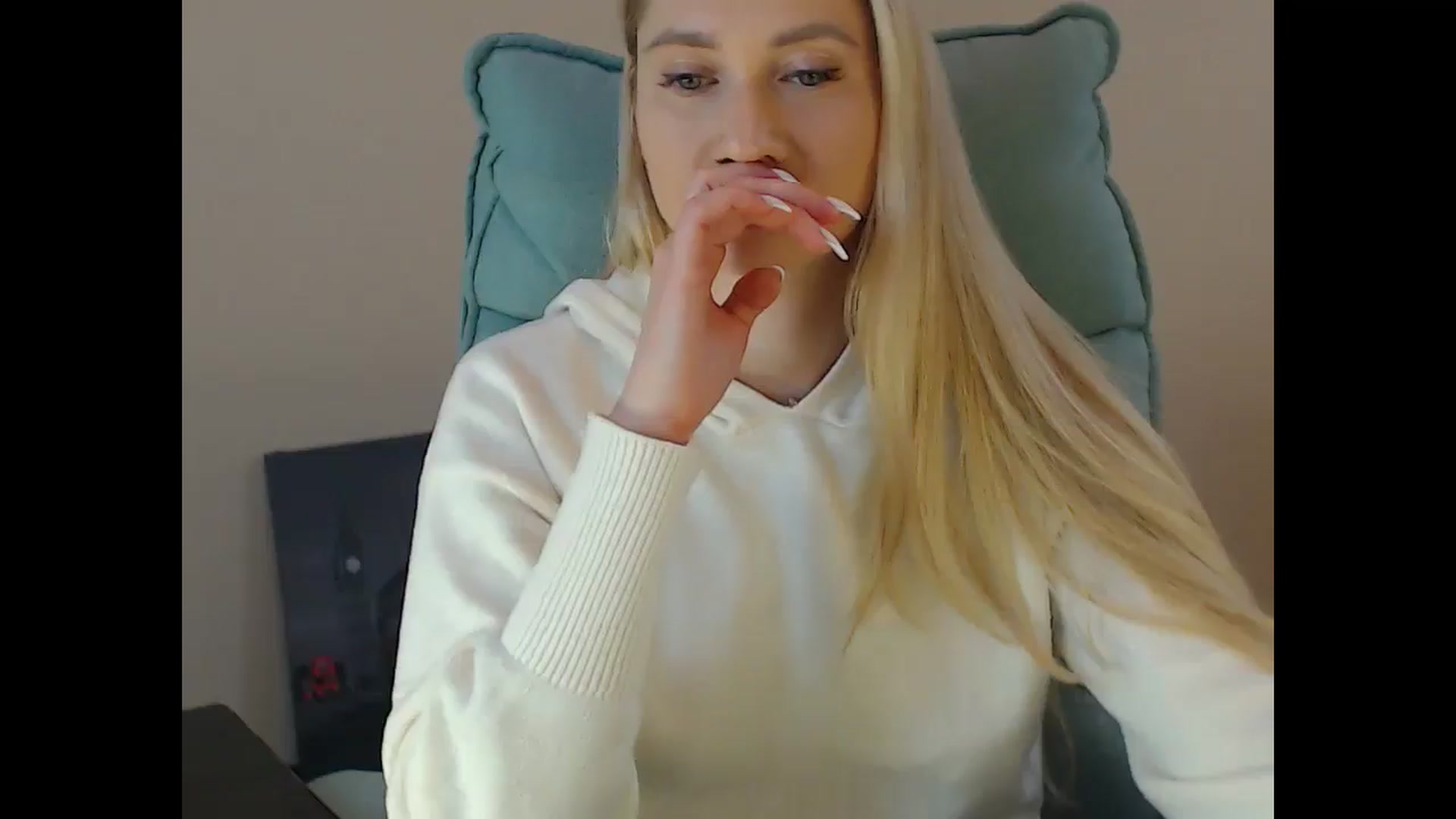 Gallery image thumbnail from Miss_Sylvia's myfreecams stream on, 12/14/2024, 19:26 image 14 of 20