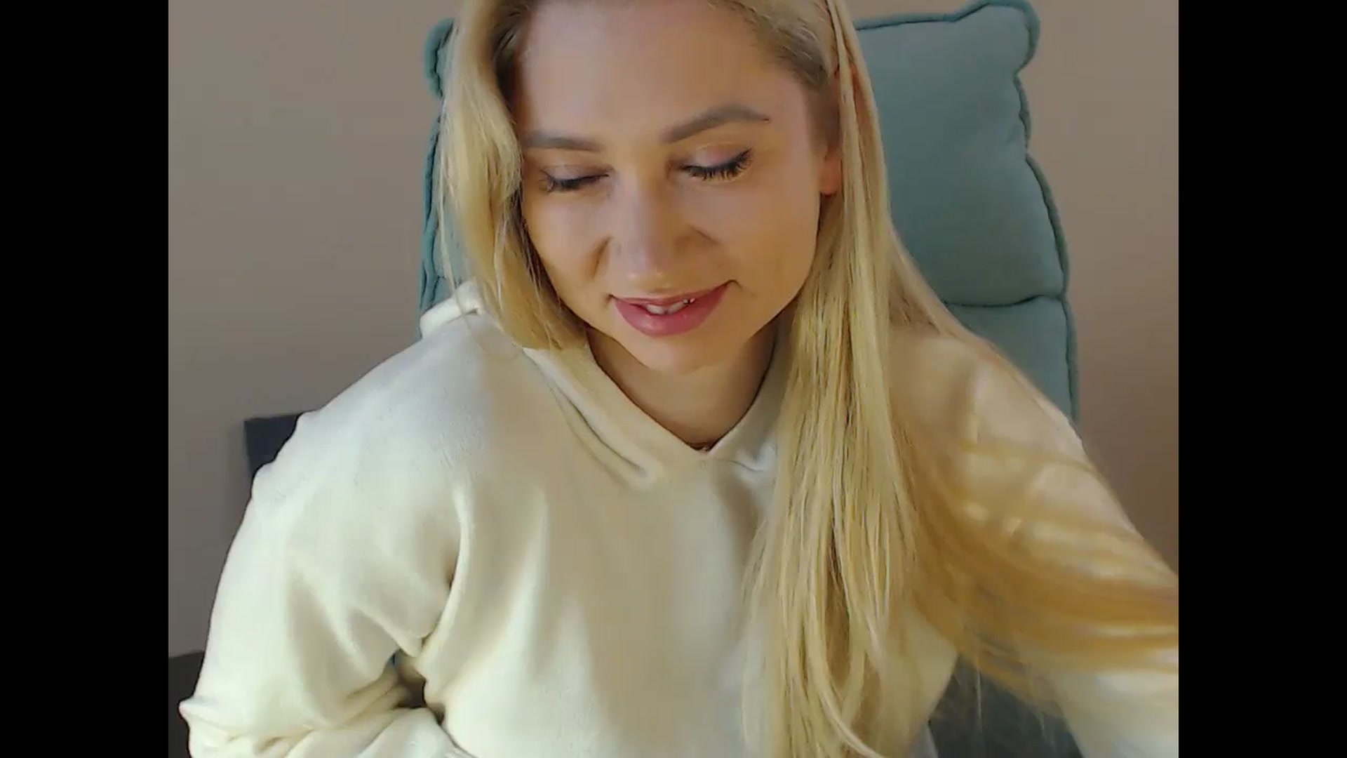 Gallery image thumbnail from Miss_Sylvia's myfreecams stream on, 12/14/2024, 19:26 image 11 of 20
