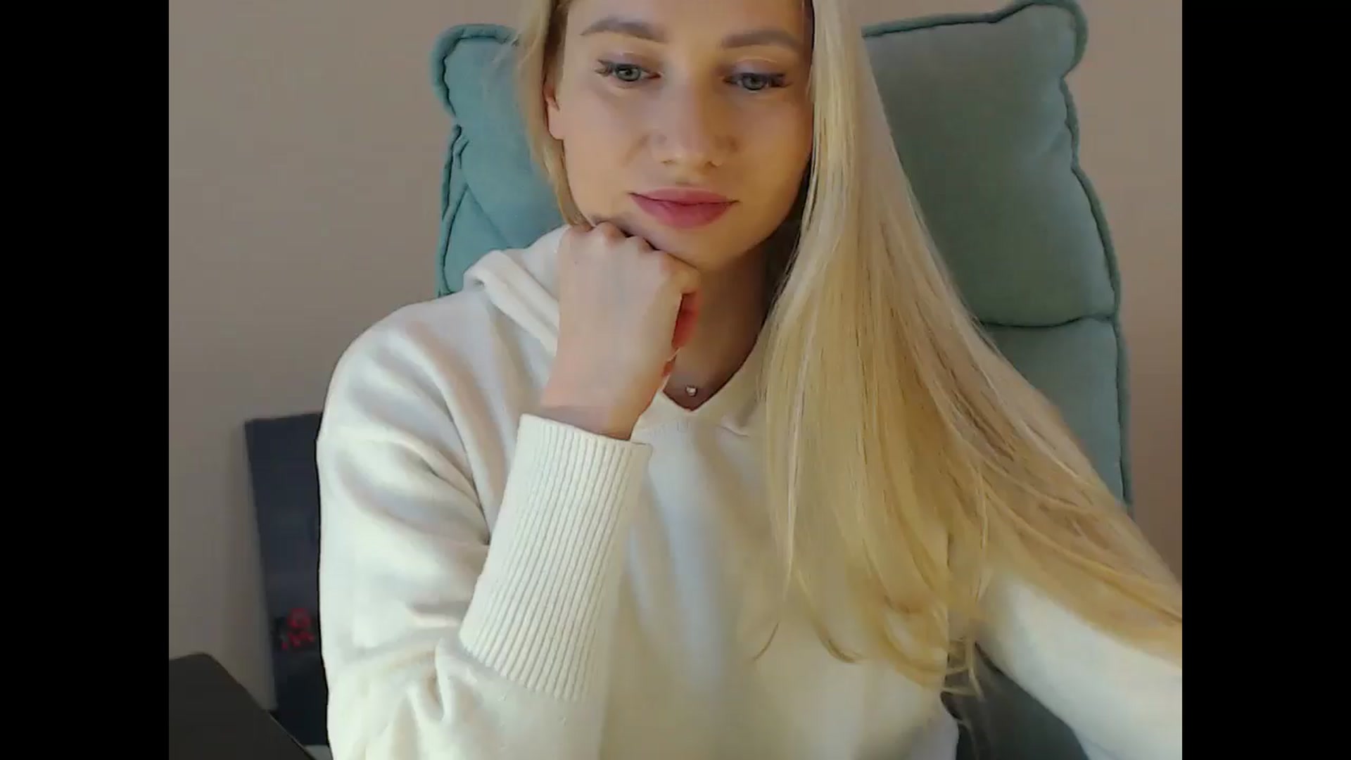 Gallery image thumbnail from Miss_Sylvia's myfreecams stream on, 12/14/2024, 19:26 image 3 of 20