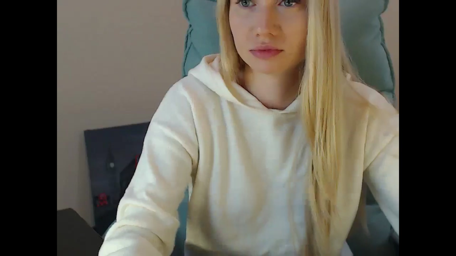 Gallery image thumbnail from Miss_Sylvia's myfreecams stream on, 12/14/2024, 21:17 image 18 of 20