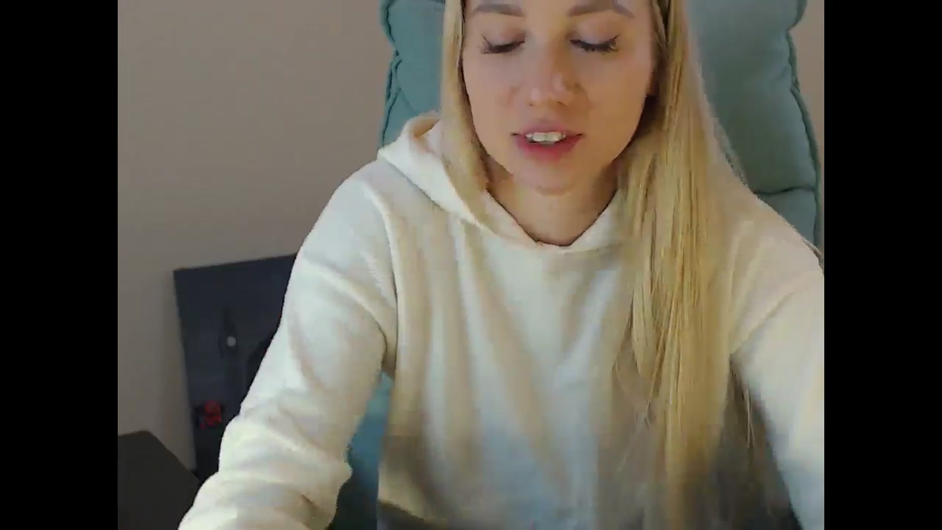 Gallery image thumbnail from Miss_Sylvia's myfreecams stream on, 12/14/2024, 21:17 image 13 of 20