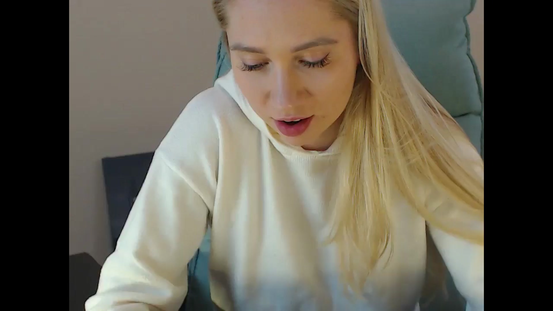 Gallery image thumbnail from Miss_Sylvia's myfreecams stream on, 12/14/2024, 21:17 image 7 of 20