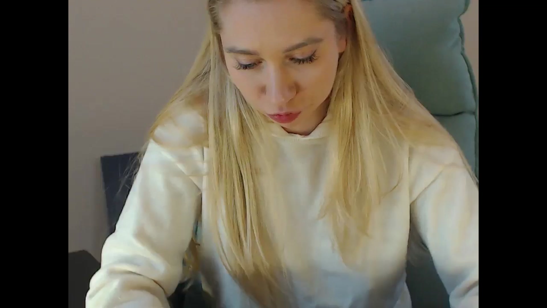 Gallery image thumbnail from Miss_Sylvia's myfreecams stream on, 12/14/2024, 21:17 image 2 of 20