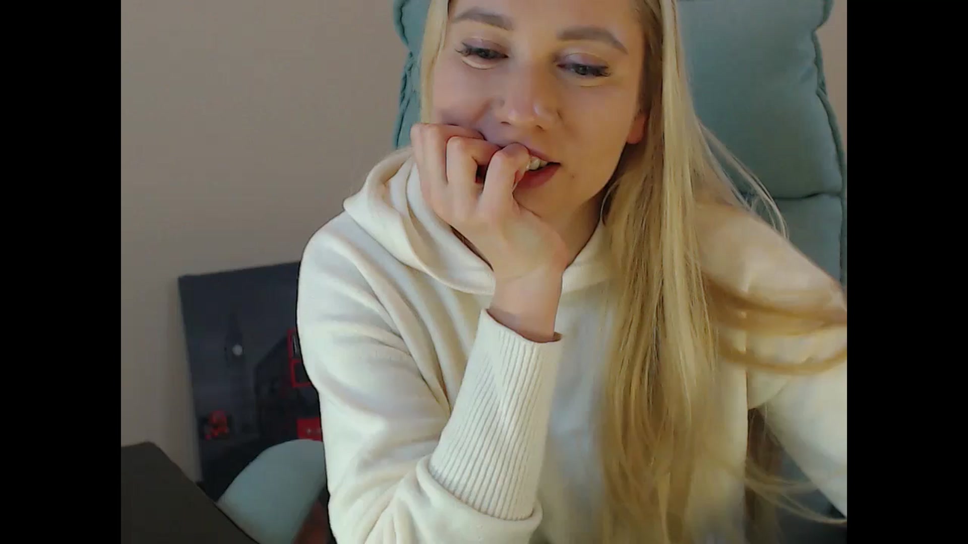 Gallery image thumbnail from Miss_Sylvia's myfreecams stream on, 12/14/2024, 21:17 image 12 of 20