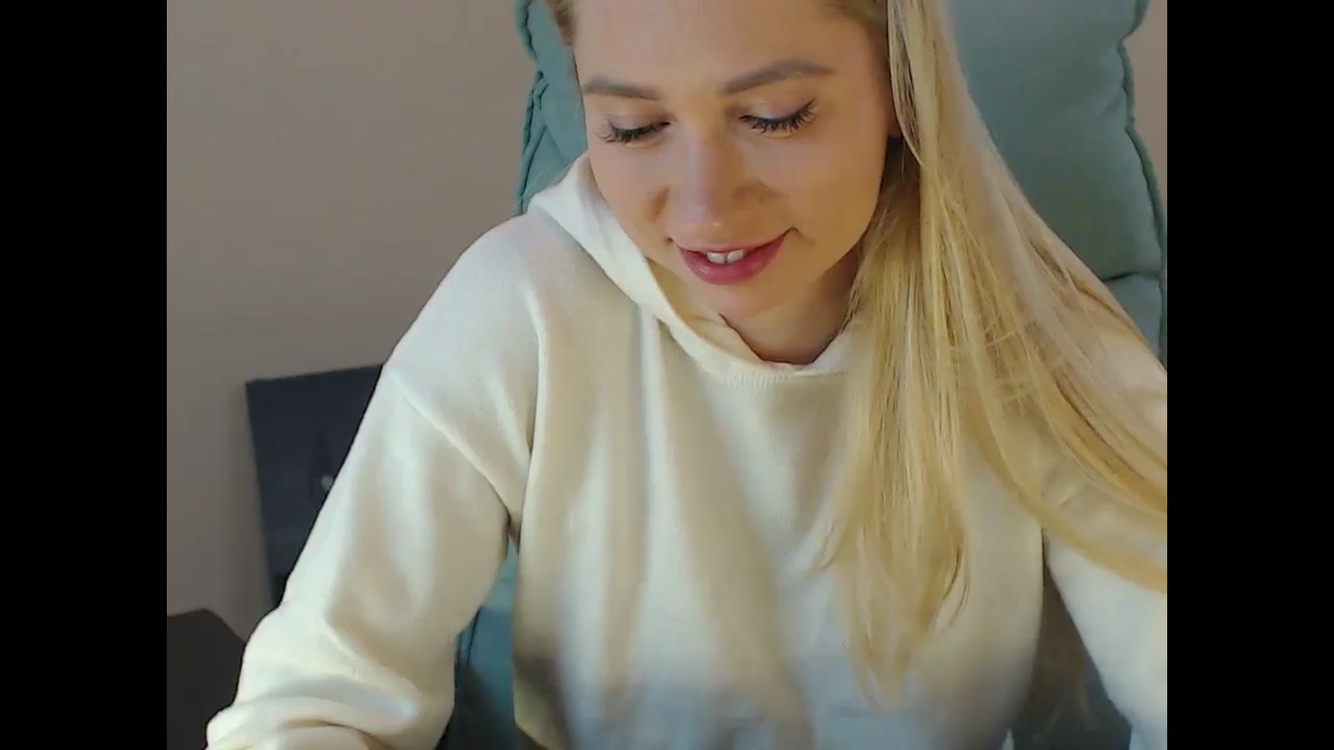 Gallery image thumbnail from Miss_Sylvia's myfreecams stream on, 12/14/2024, 21:17 image 8 of 20