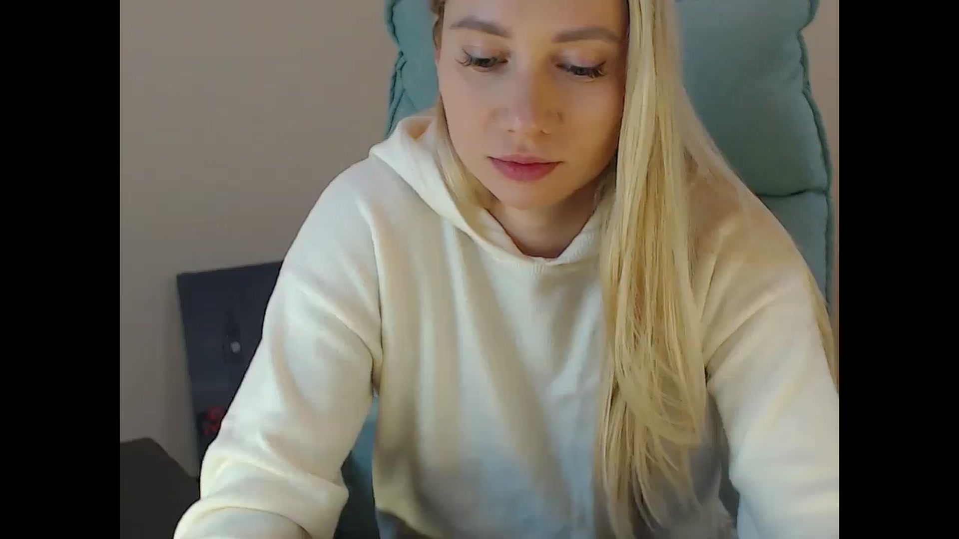 Gallery image thumbnail from Miss_Sylvia's myfreecams stream on, 12/14/2024, 21:17 image 17 of 20
