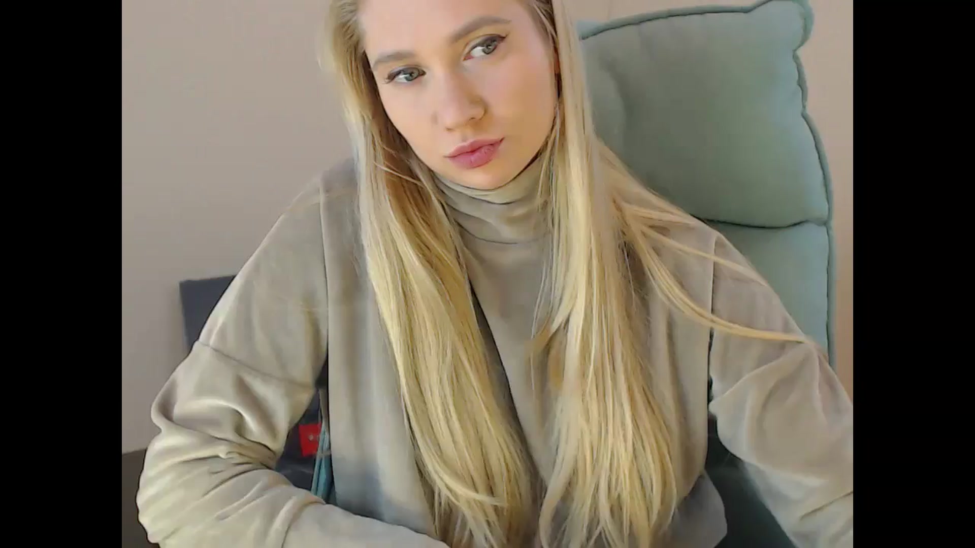 Gallery image thumbnail from Miss_Sylvia's myfreecams stream on, 12/15/2024, 17:58 image 15 of 20
