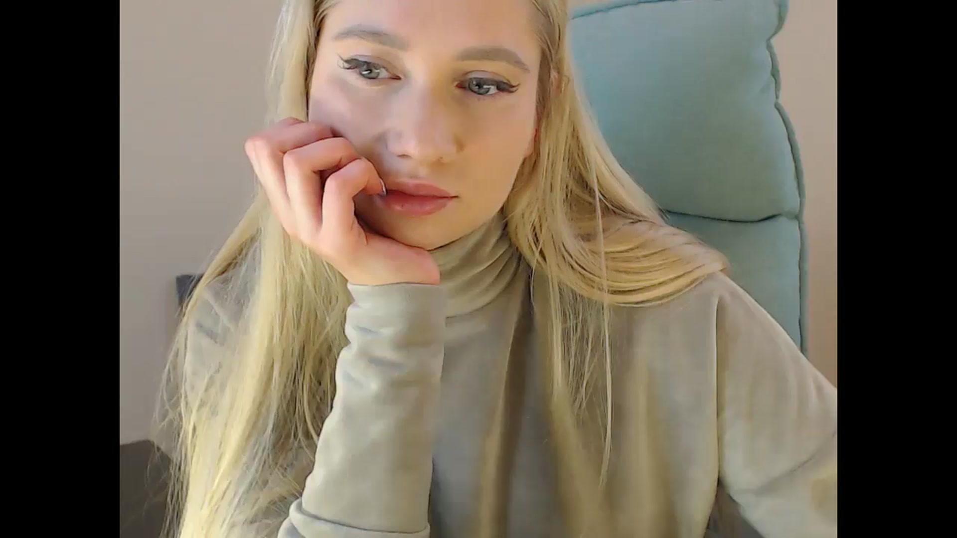 Gallery image thumbnail from Miss_Sylvia's myfreecams stream on, 12/15/2024, 17:58 image 12 of 20